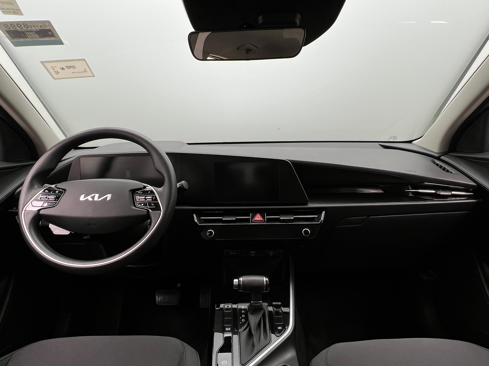 Thumbnail: 2023 Kia Niro - 3