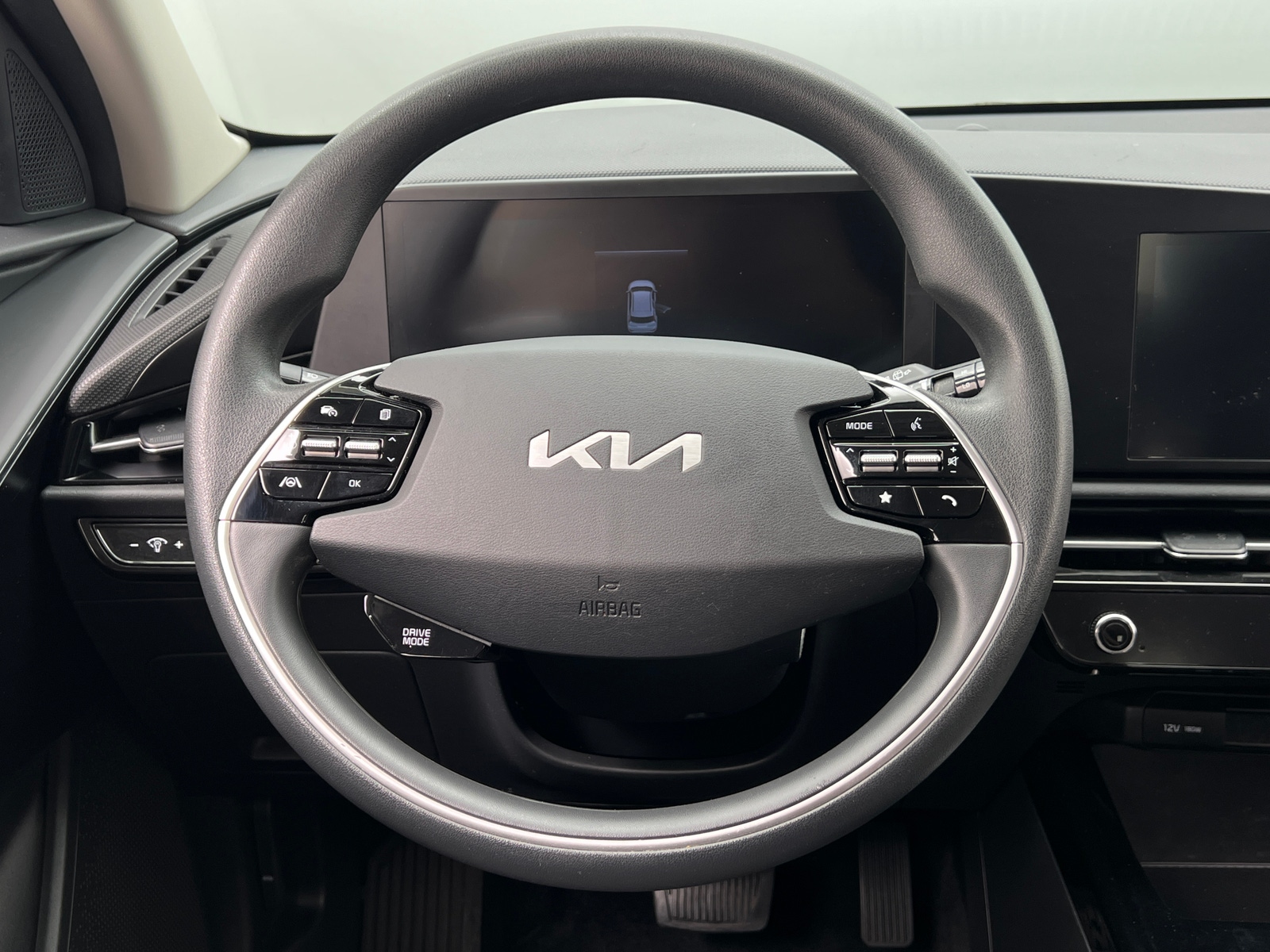 Thumbnail: 2023 Kia Niro - 5