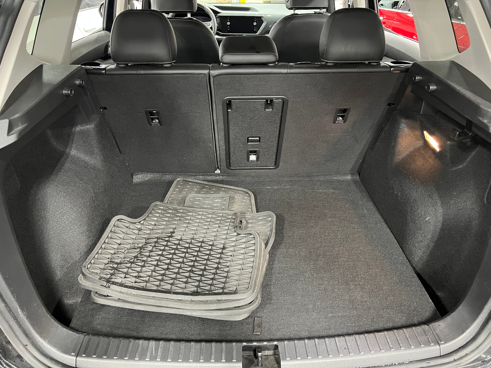 Thumbnail: 2022 Volkswagen Taos - 6