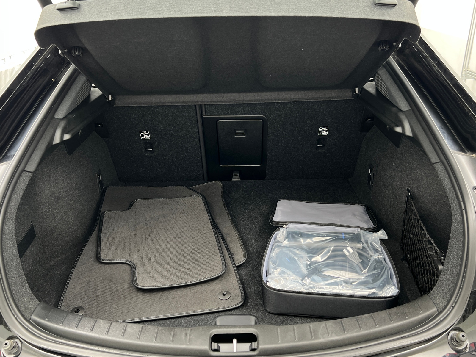 Thumbnail: 2022 Polestar 2 - 7