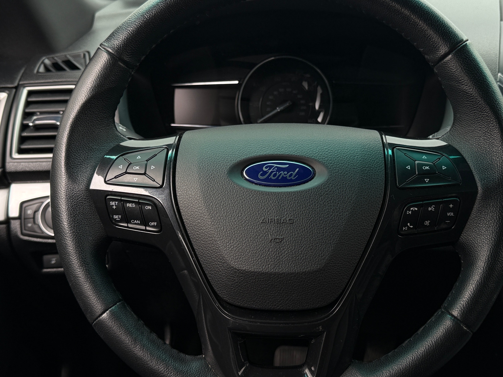 Thumbnail: 2017 Ford Explorer - 4