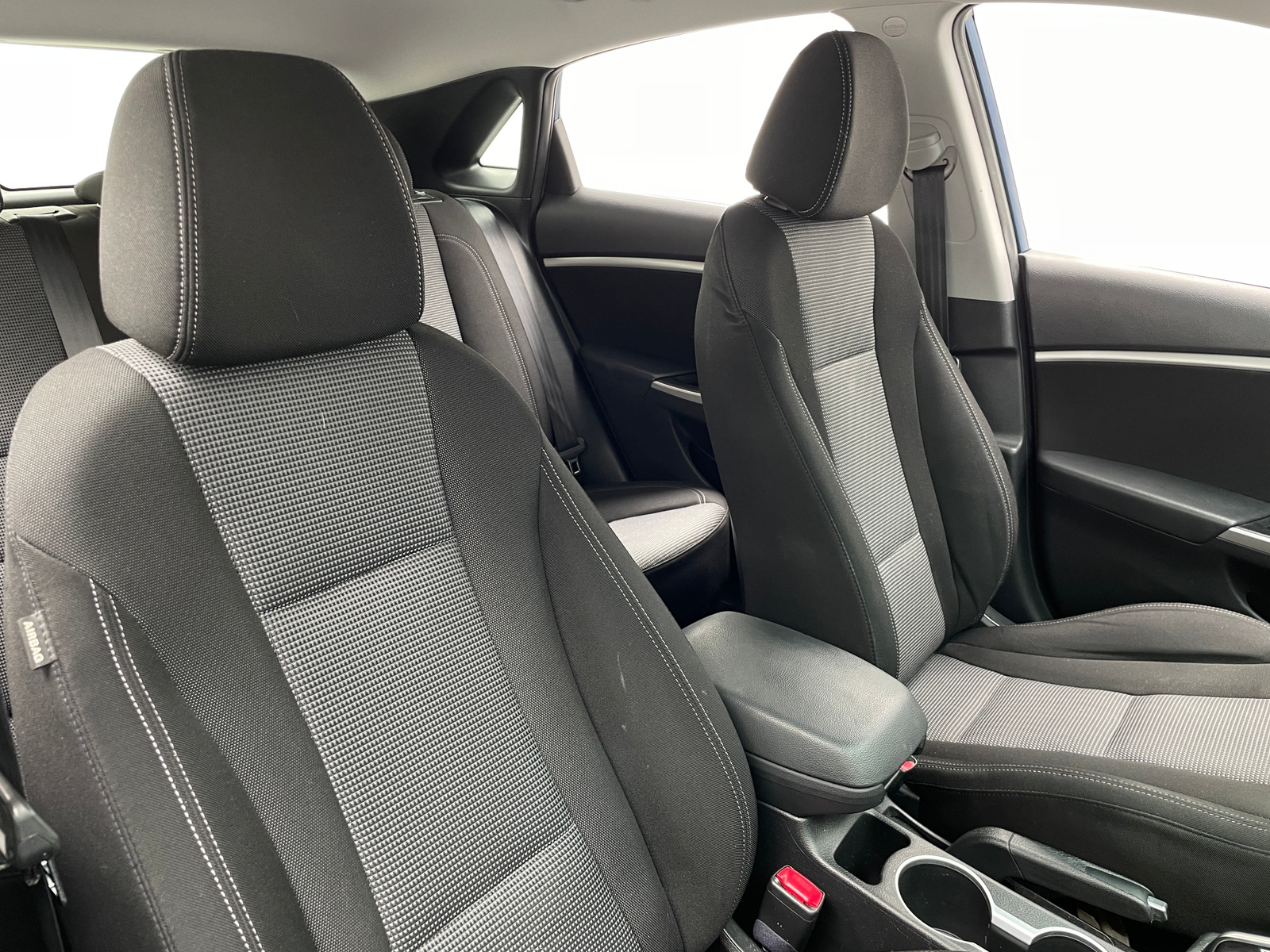 Thumbnail: 2016 Hyundai Elantra - 2
