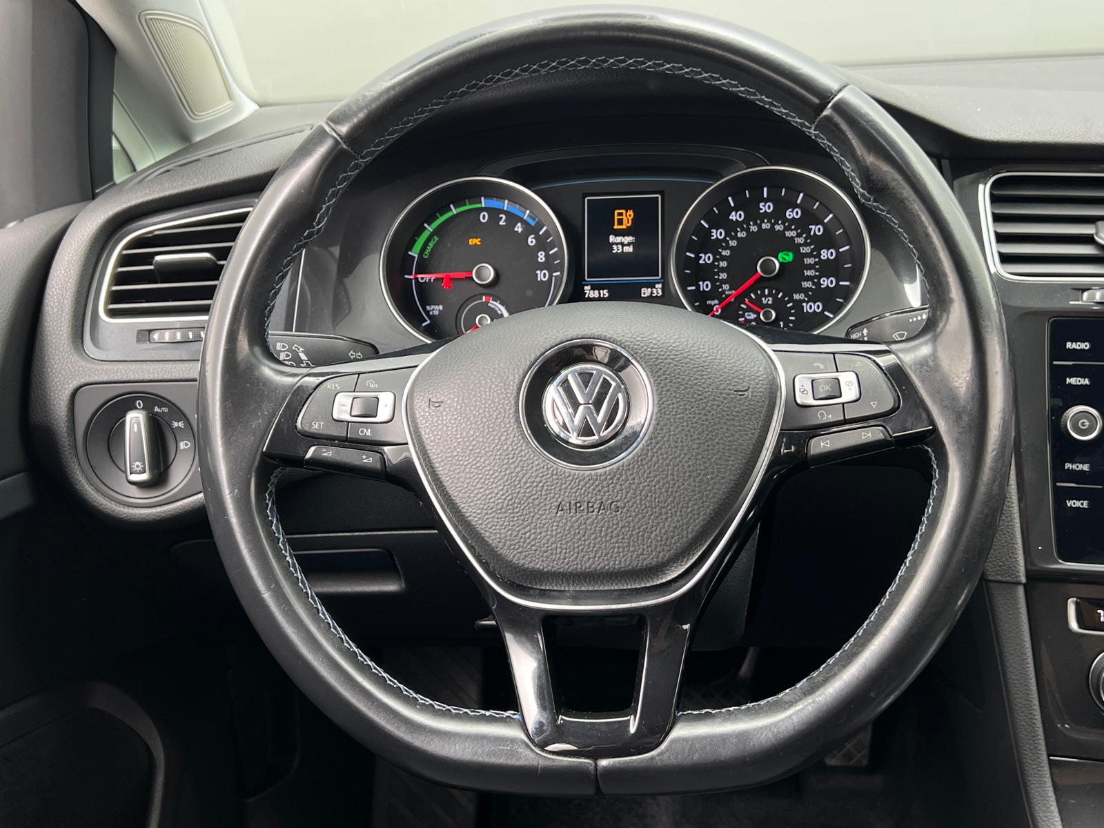 Thumbnail: 2018 Volkswagen e-Golf - 5