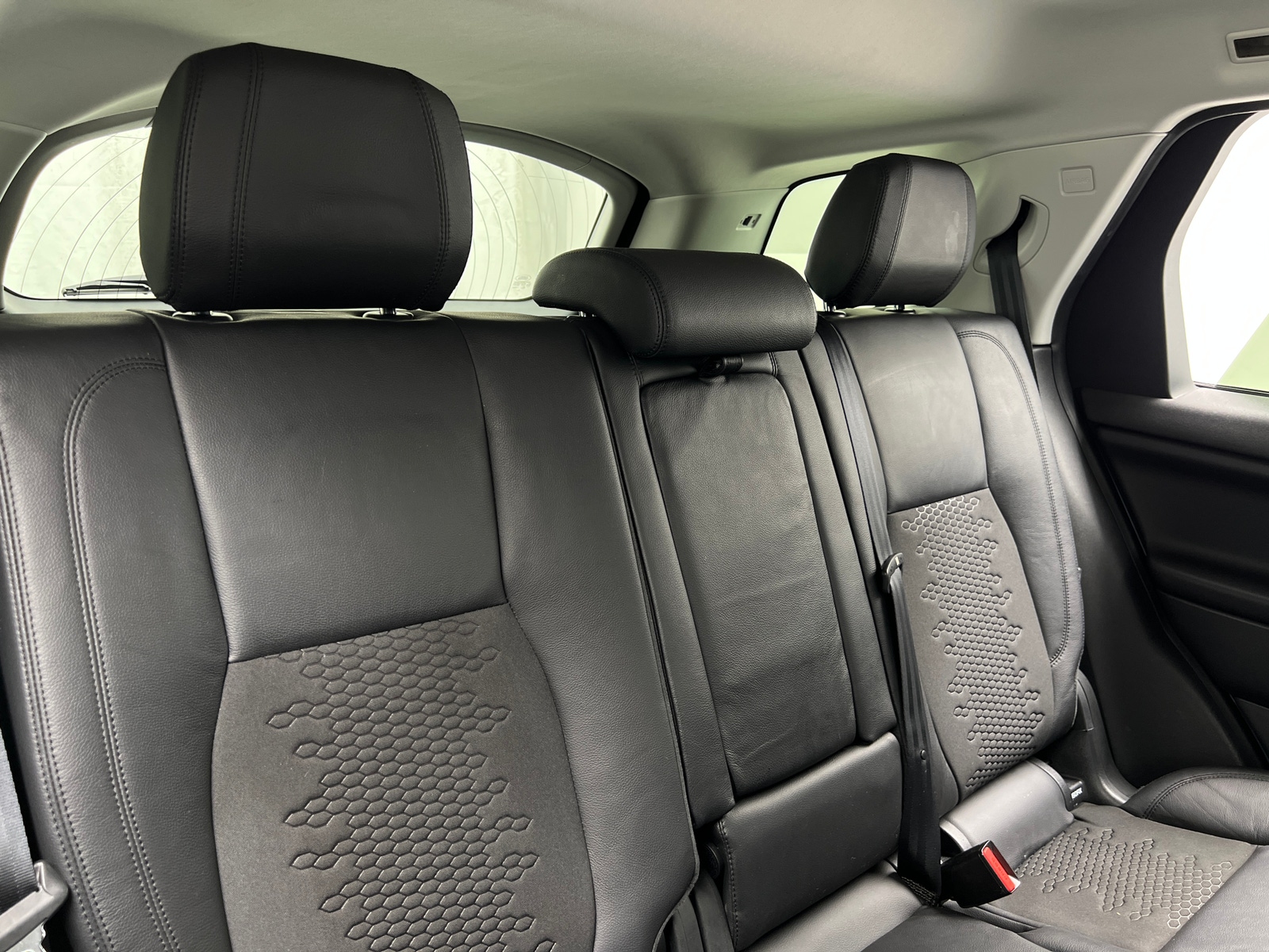 Thumbnail: 2018 Land Rover Discovery Sport - 5