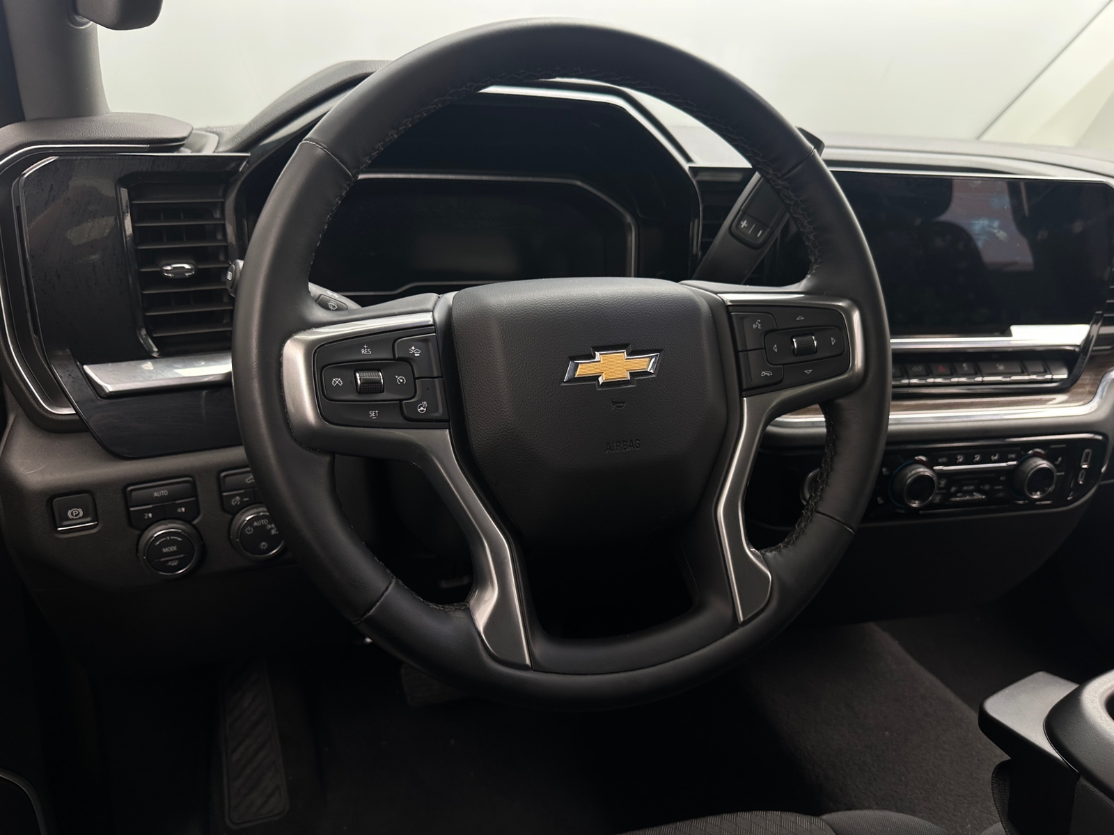 Thumbnail: 2024 Chevrolet Silverado 1500 - 5