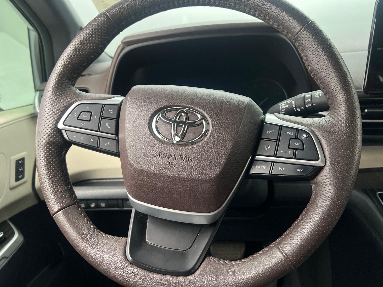 Thumbnail: 2021 Toyota Sienna - 4