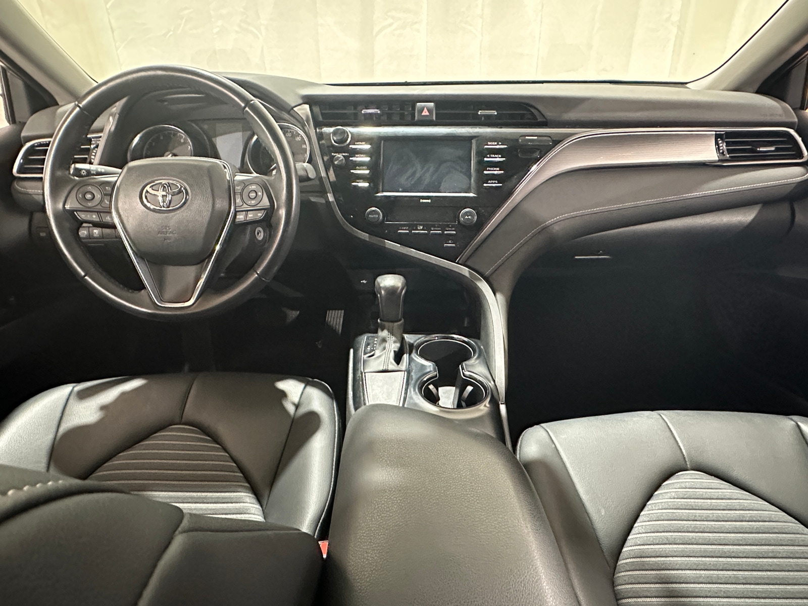Thumbnail: 2020 Toyota Camry - 3