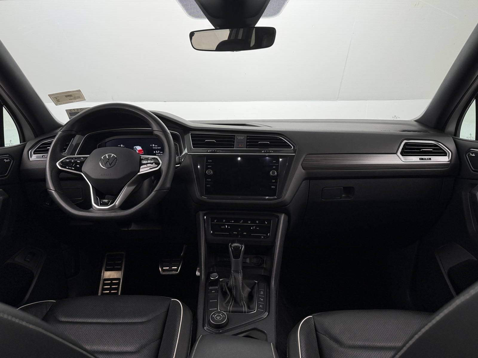 Thumbnail: 2023 Volkswagen Tiguan - 2