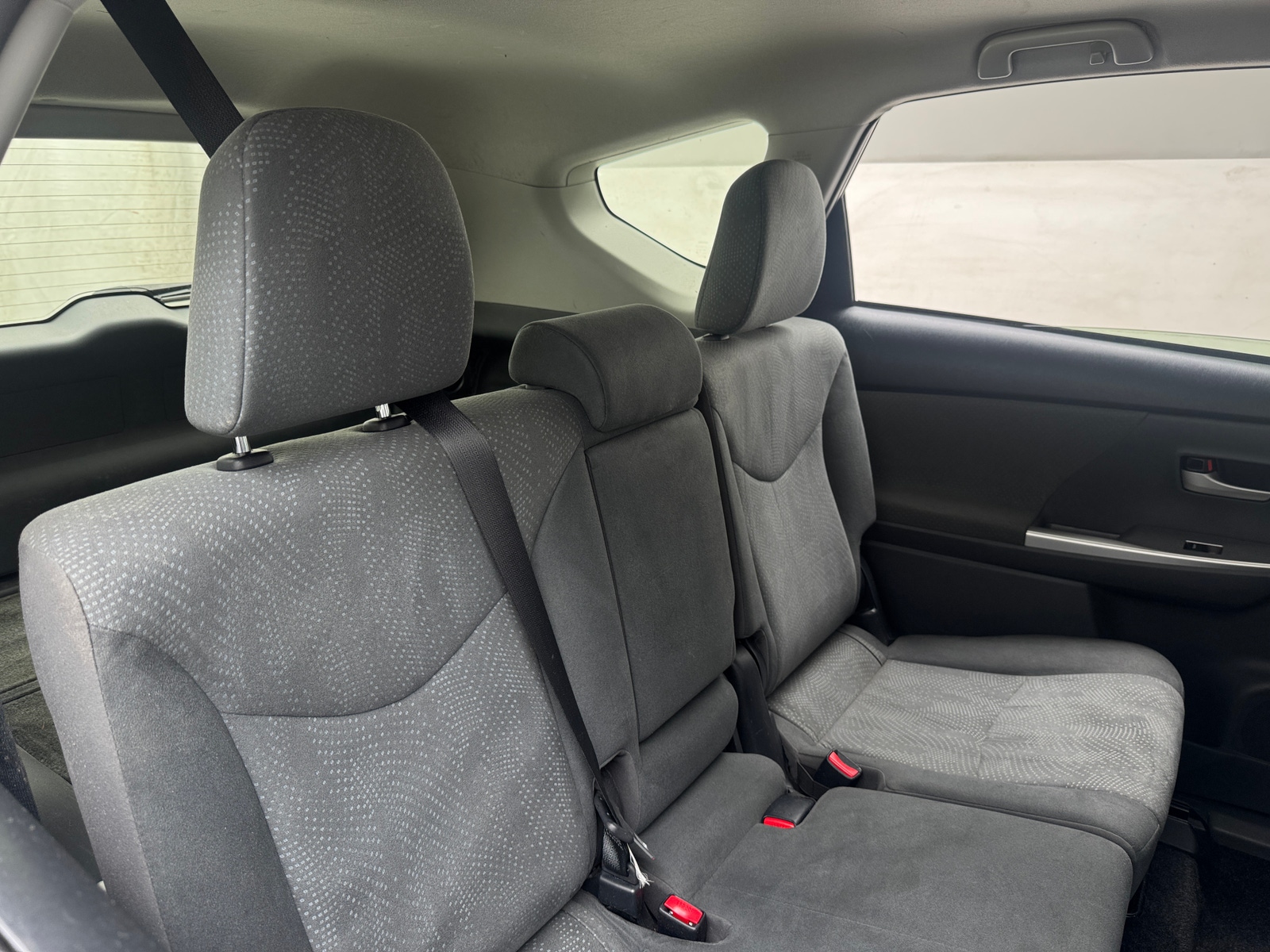 Thumbnail: 2014 Toyota Prius v - 6