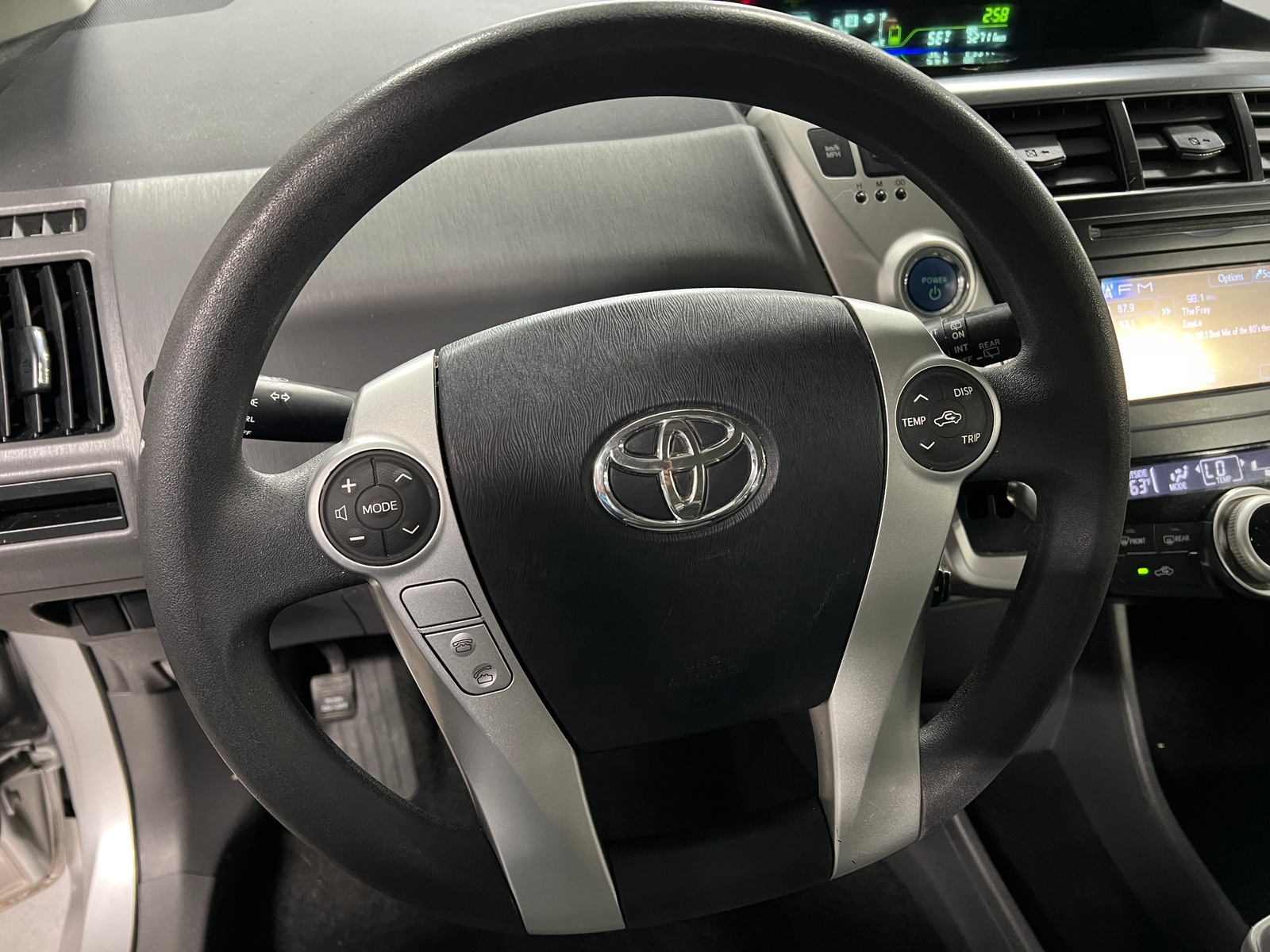 Thumbnail: 2014 Toyota Prius v - 5
