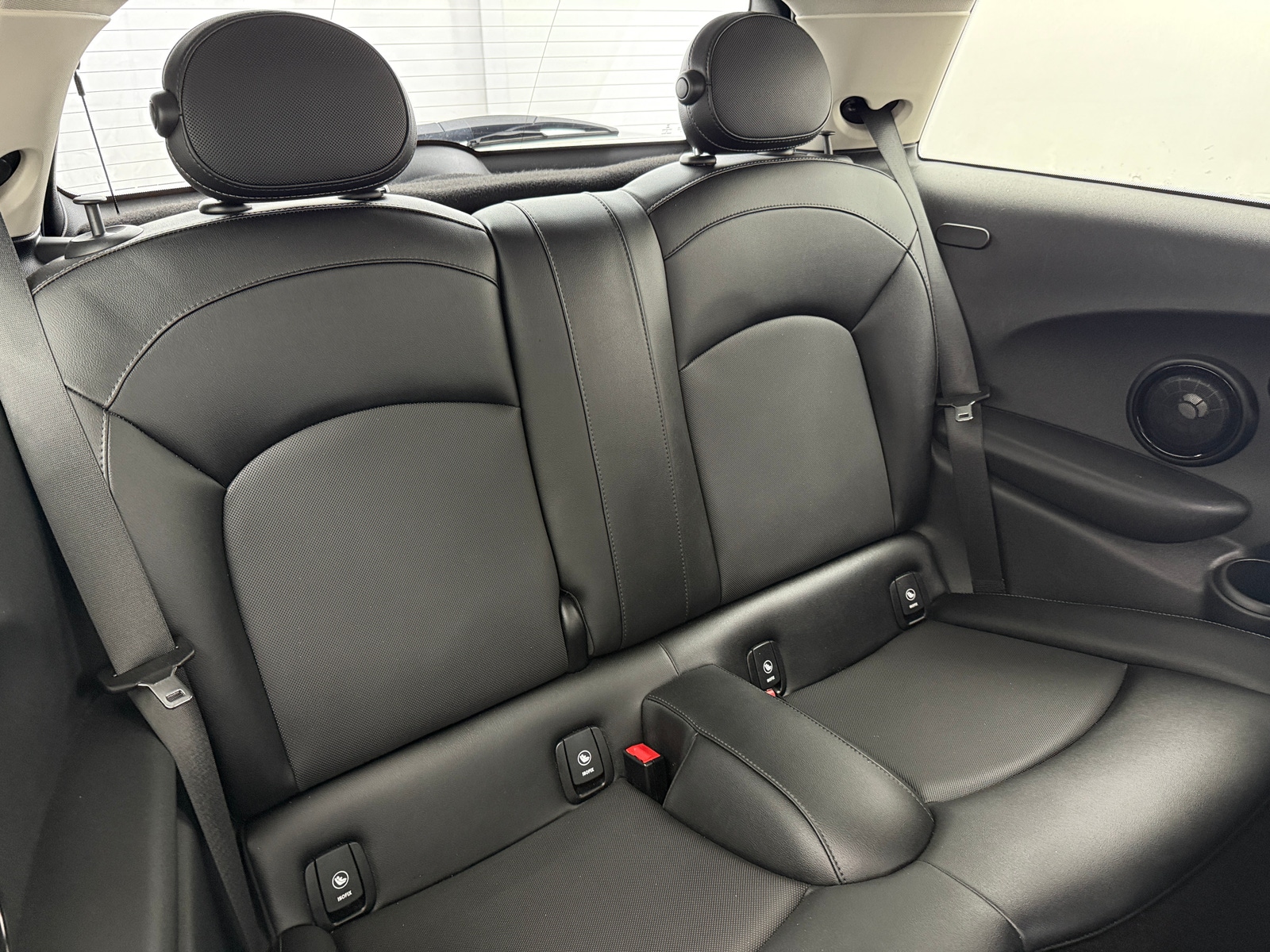 Thumbnail: 2017 MINI Cooper Hardtop - 5