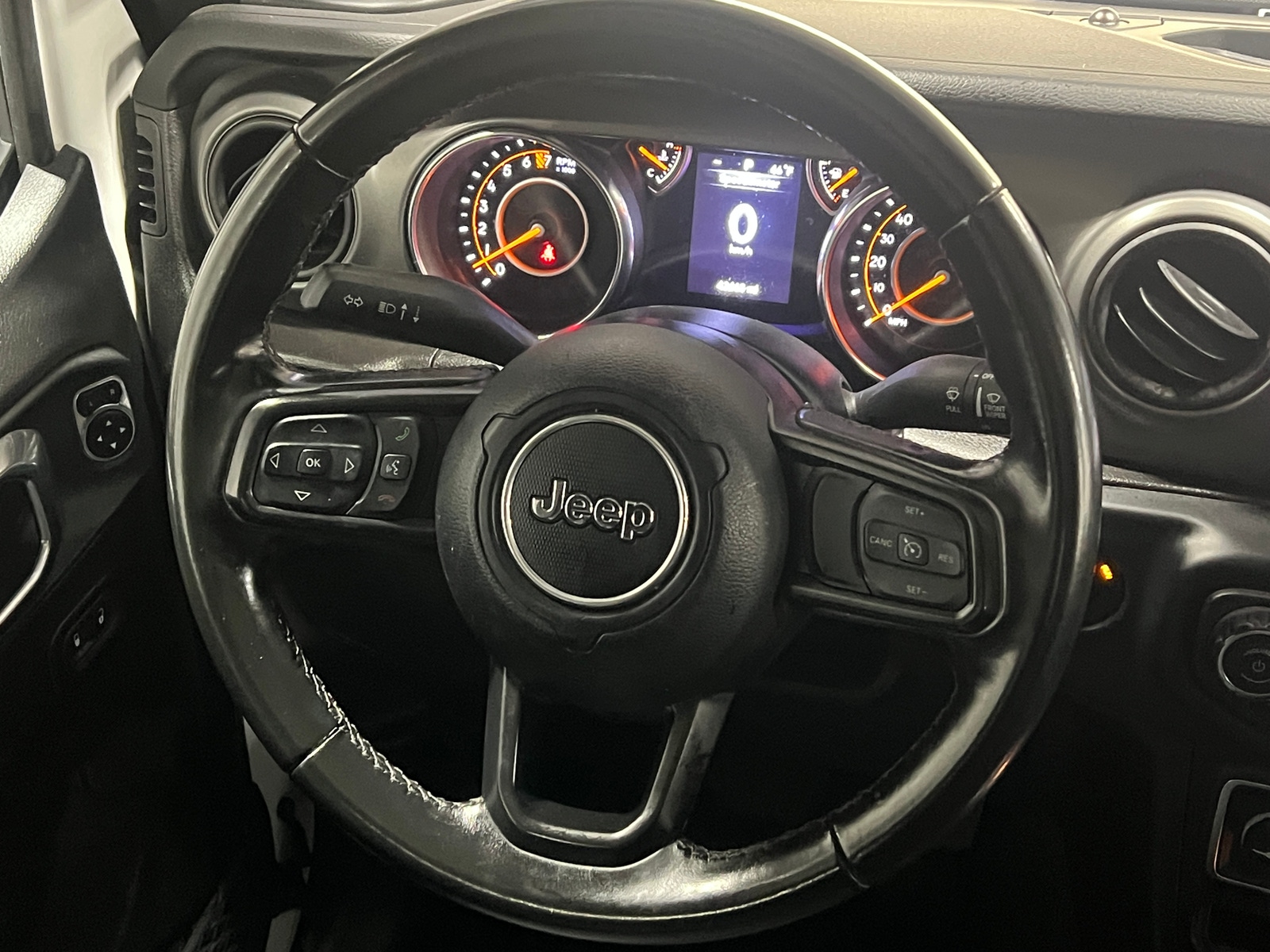 Thumbnail: 2022 Jeep Gladiator - 5