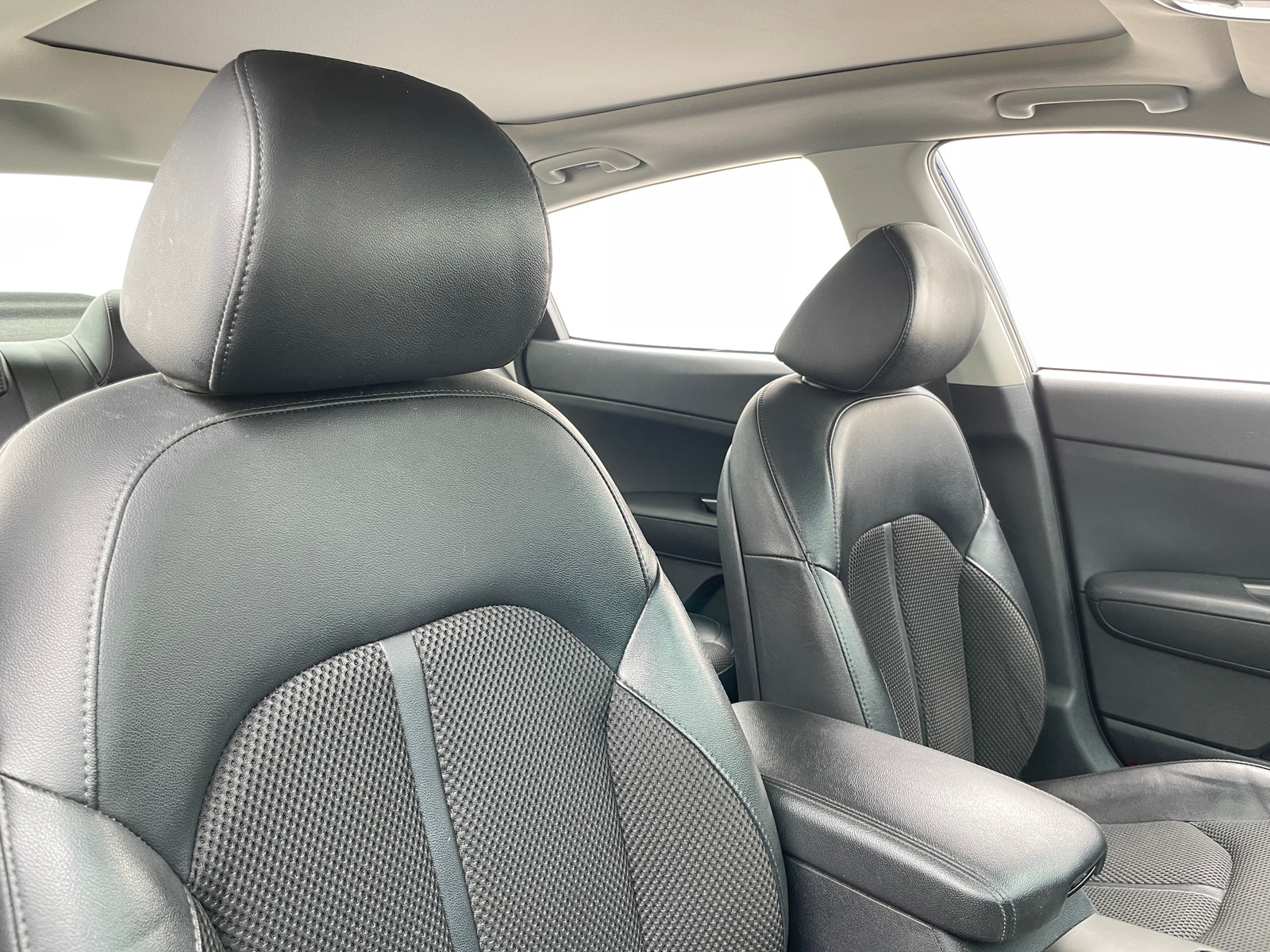 Thumbnail: 2019 Kia Optima - 2