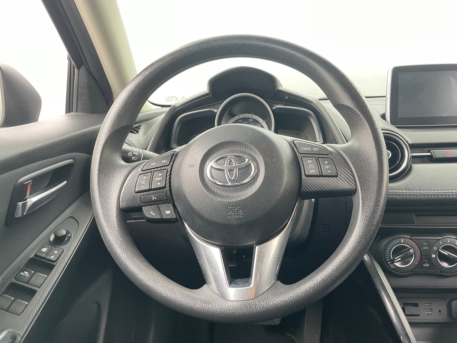 Thumbnail: 2017 Toyota Yaris iA - 5