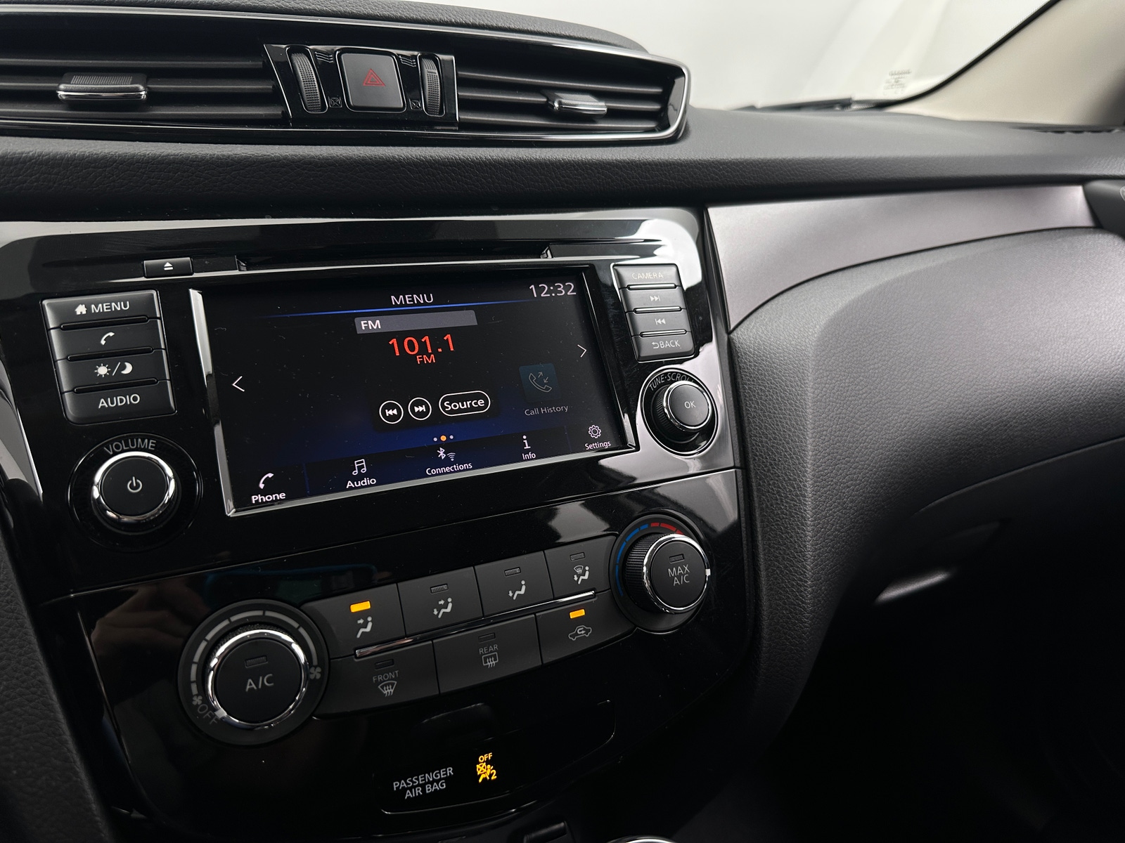 Thumbnail: 2021 Nissan Rogue Sport - 4