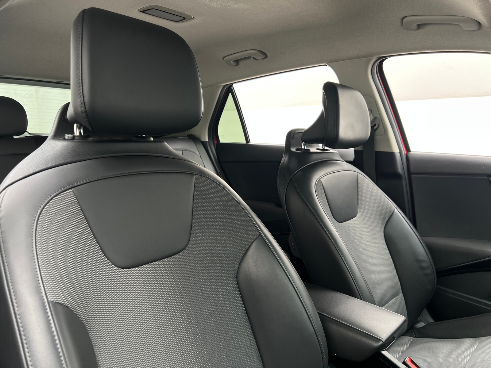 Thumbnail: 2023 Kia Niro - 2