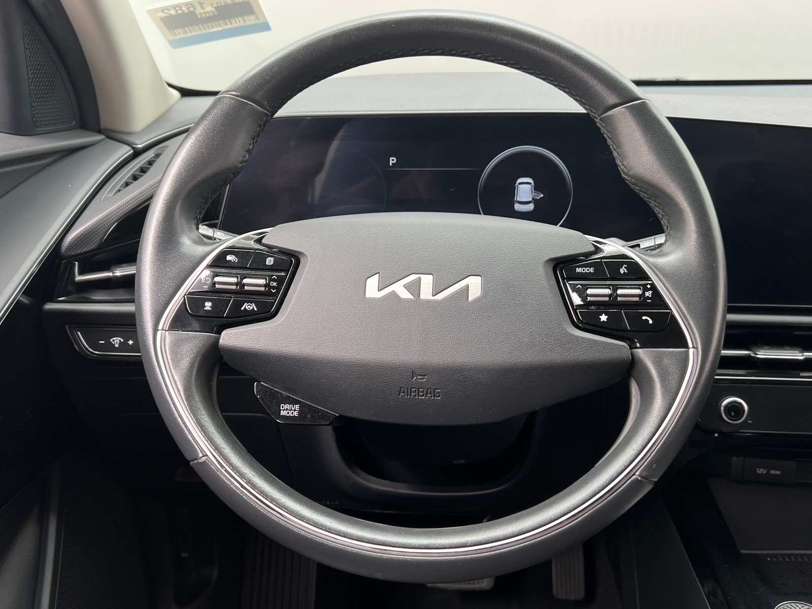 Thumbnail: 2023 Kia Niro - 5