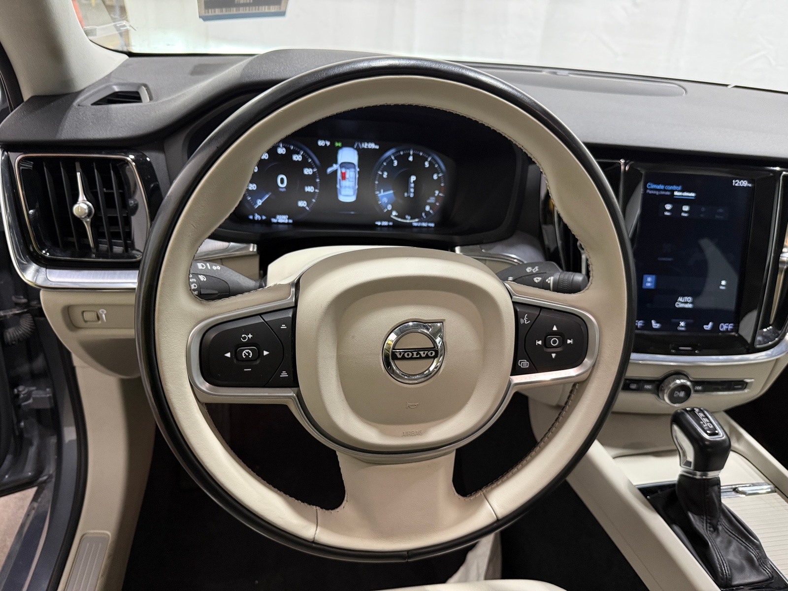 Thumbnail: 2020 Volvo S60 - 4