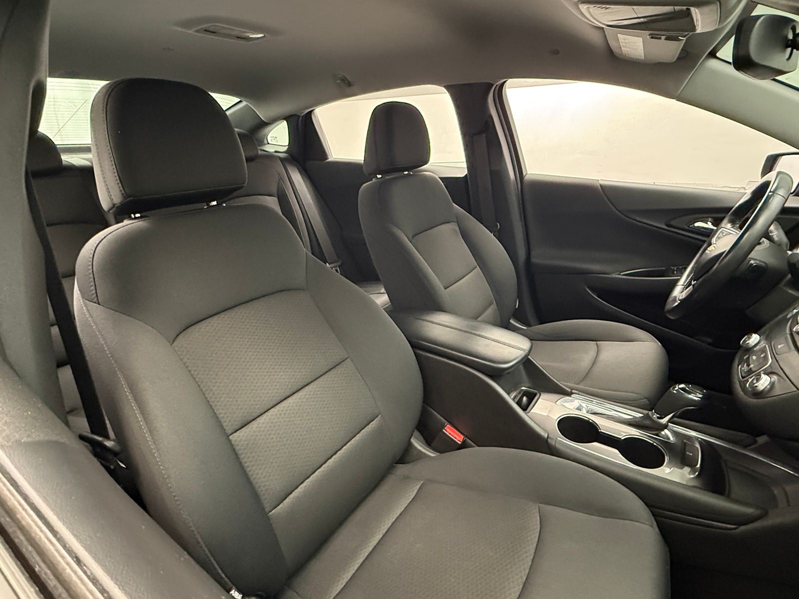 Thumbnail: 2017 Chevrolet Malibu - 2