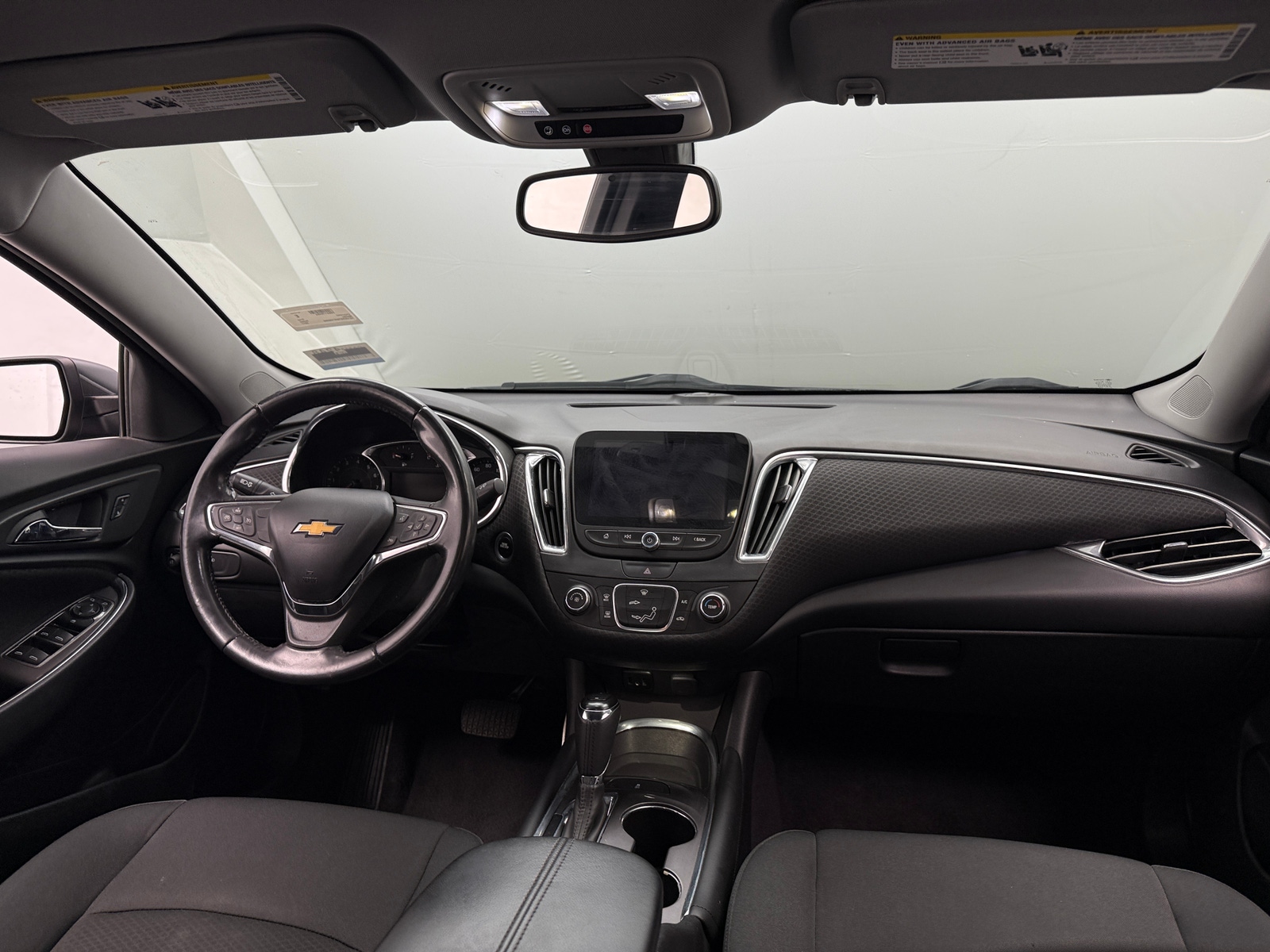 Thumbnail: 2017 Chevrolet Malibu - 3