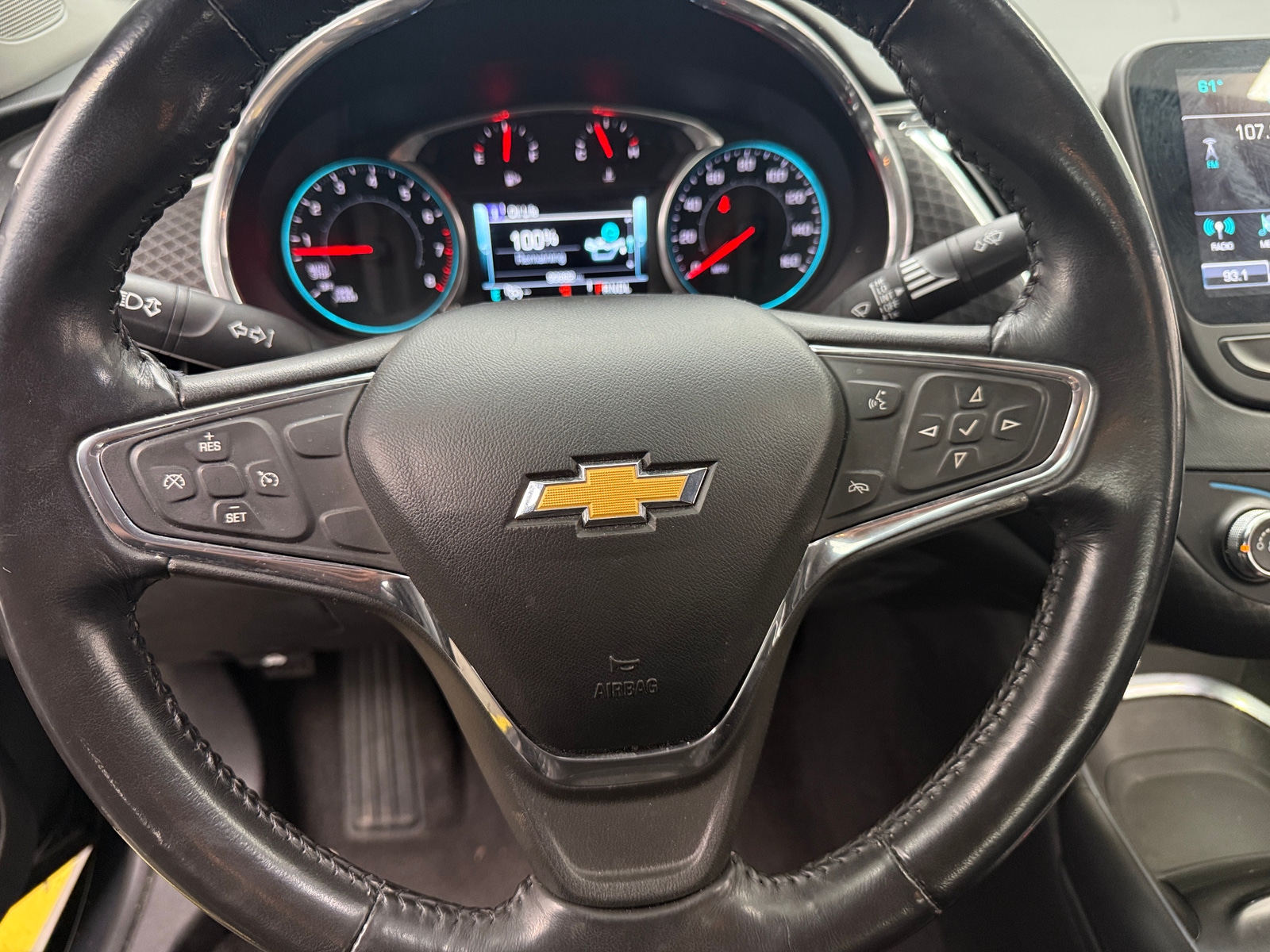 Thumbnail: 2017 Chevrolet Malibu - 5