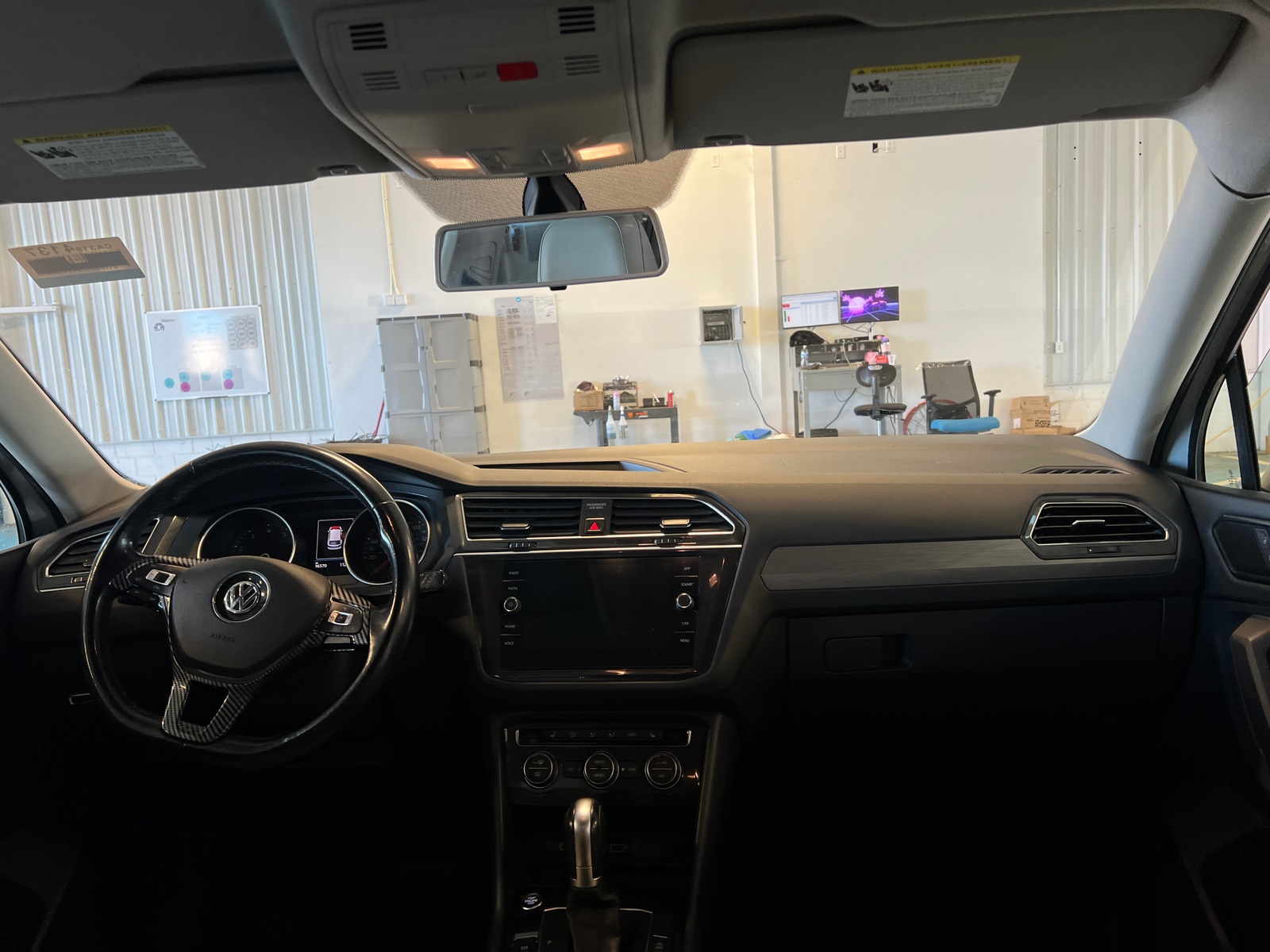 Thumbnail: 2018 Volkswagen Tiguan - 2