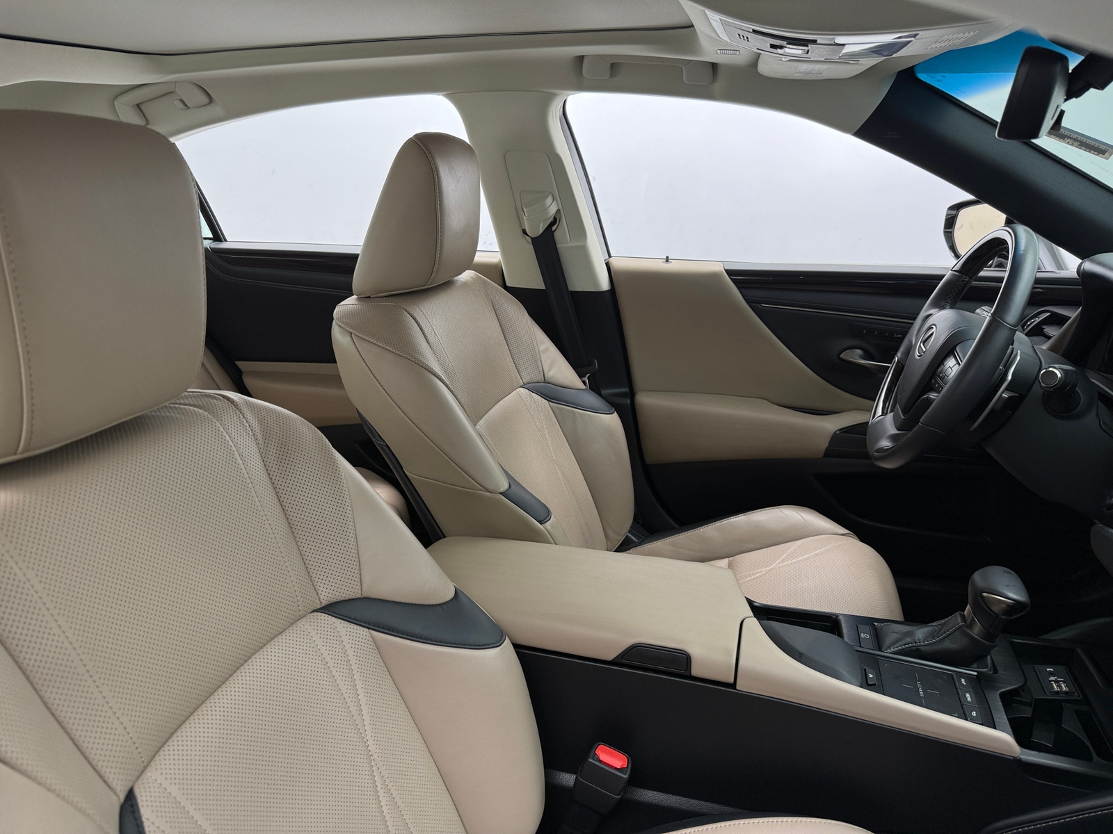 Thumbnail: 2019 Lexus ES - 2
