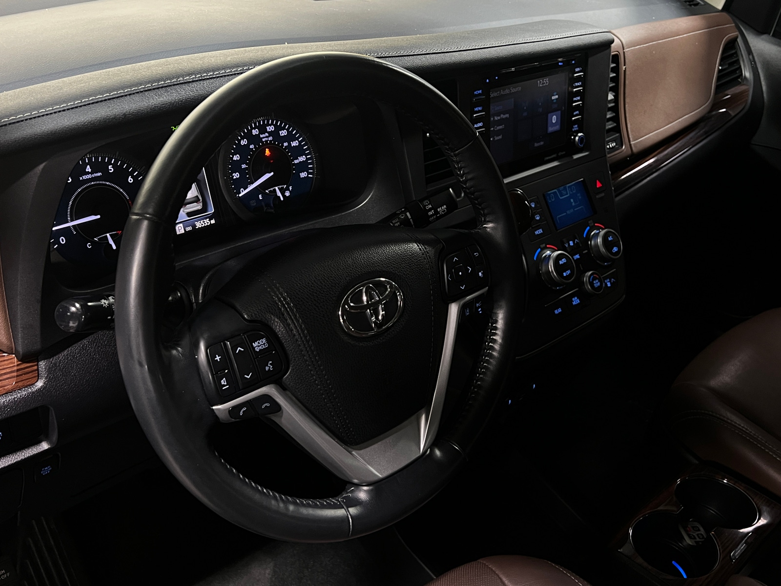 Thumbnail: 2018 Toyota Sienna - 4