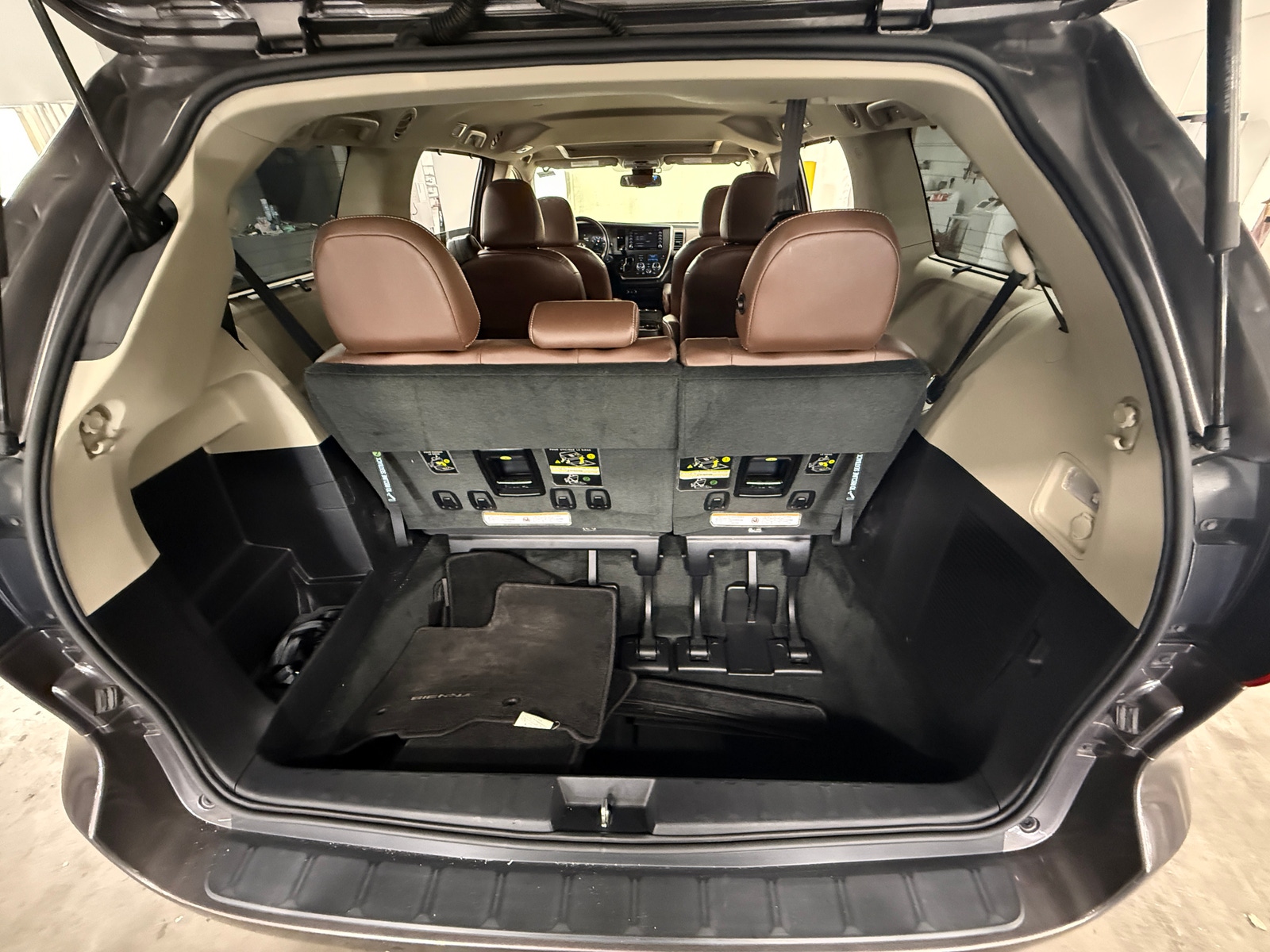 Thumbnail: 2018 Toyota Sienna - 6