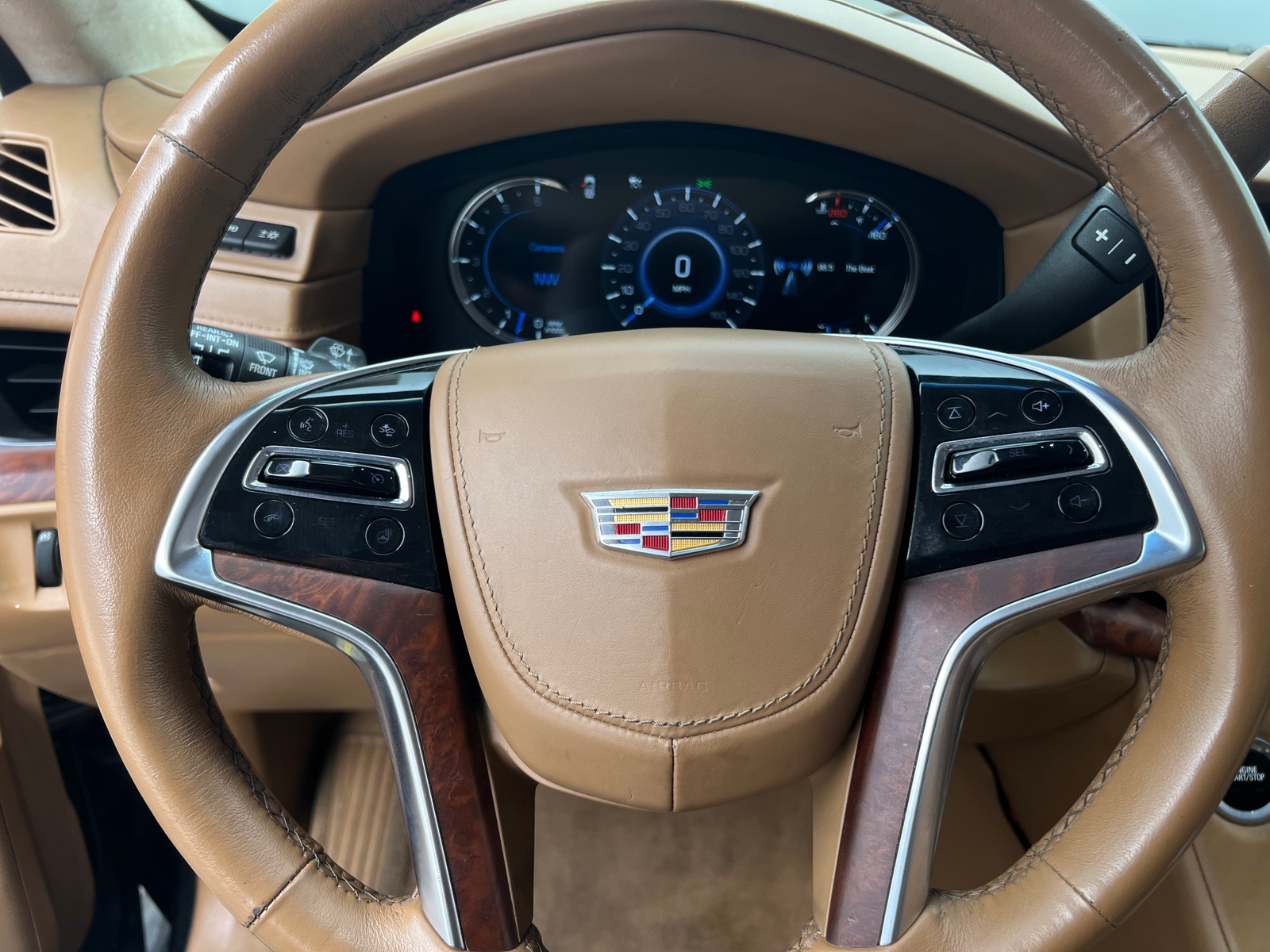 Thumbnail: 2016 Cadillac Escalade - 4