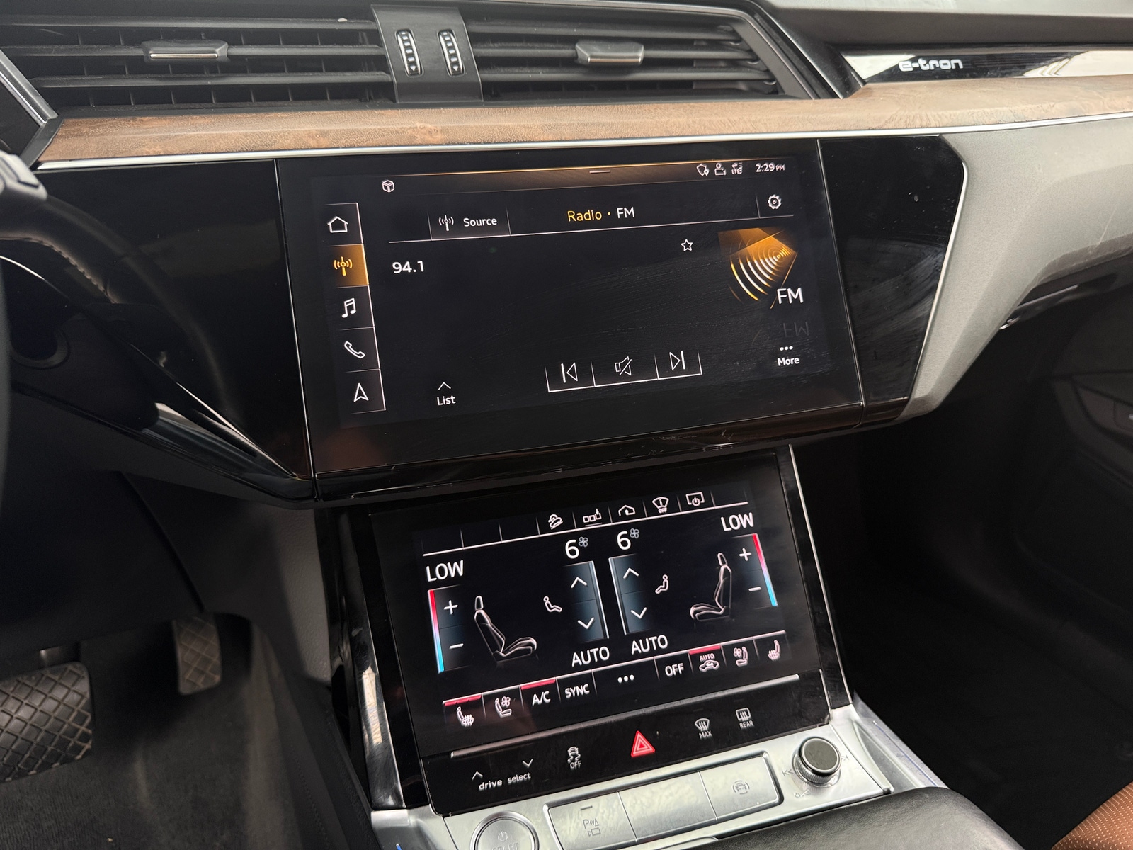 Thumbnail: 2019 Audi e-tron - 3