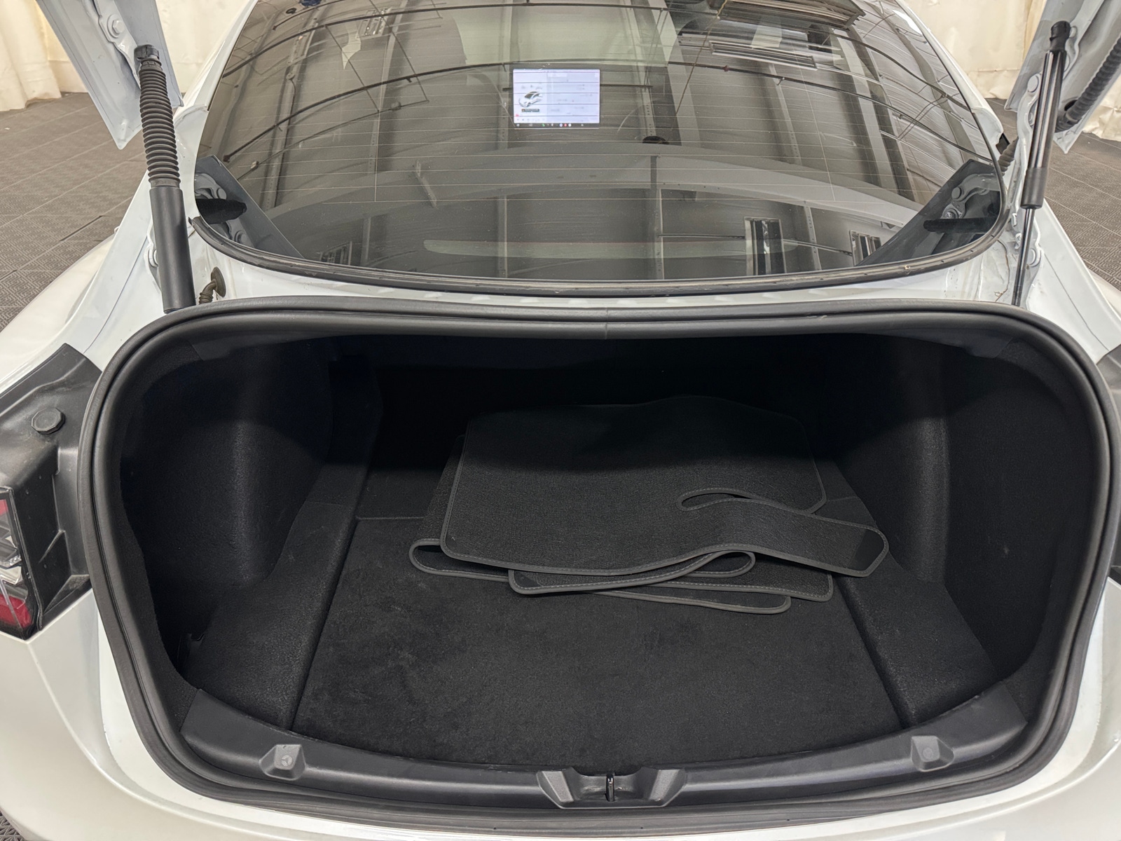 Thumbnail: 2021 Tesla Model 3 - 6