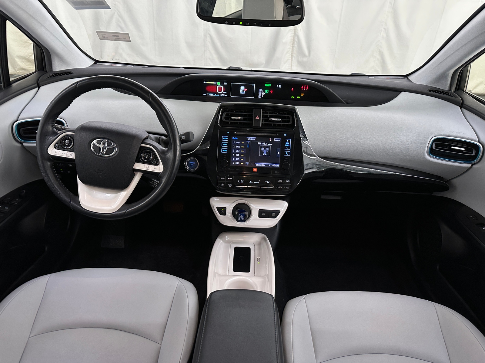 Thumbnail: 2017 Toyota Prius - 3