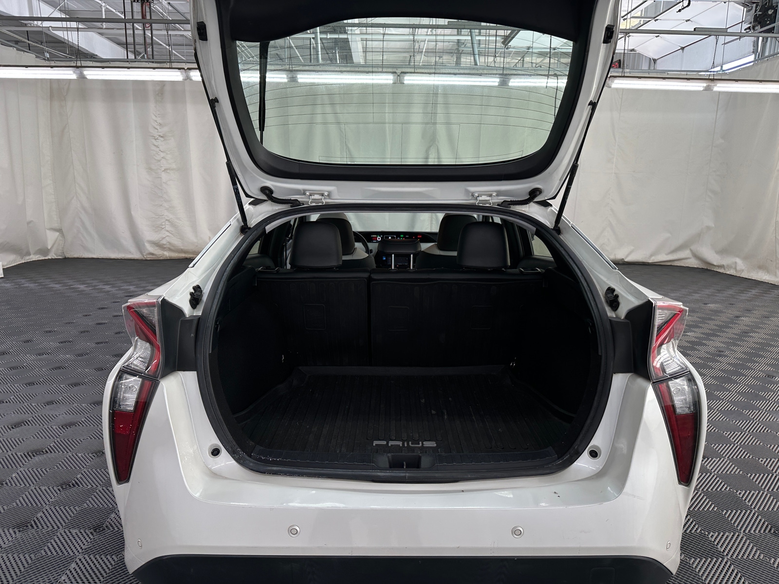 Thumbnail: 2017 Toyota Prius - 7