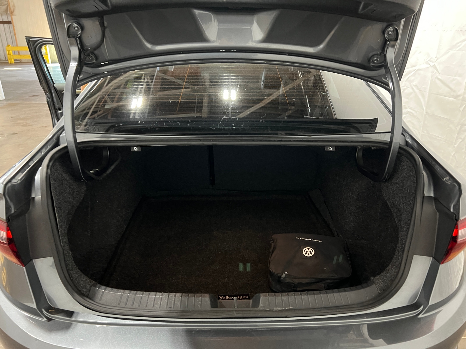 Thumbnail: 2019 Volkswagen Jetta - 6