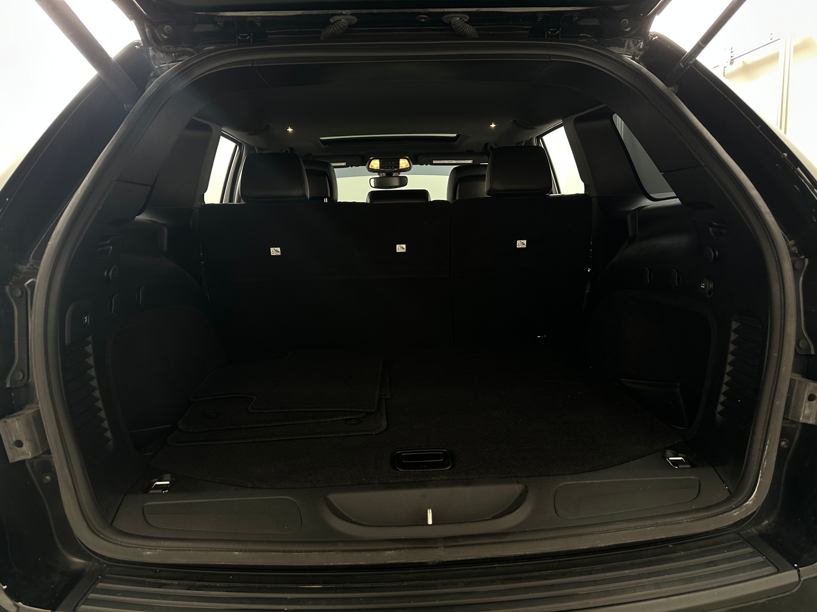 Thumbnail: 2020 Jeep Grand Cherokee - 7