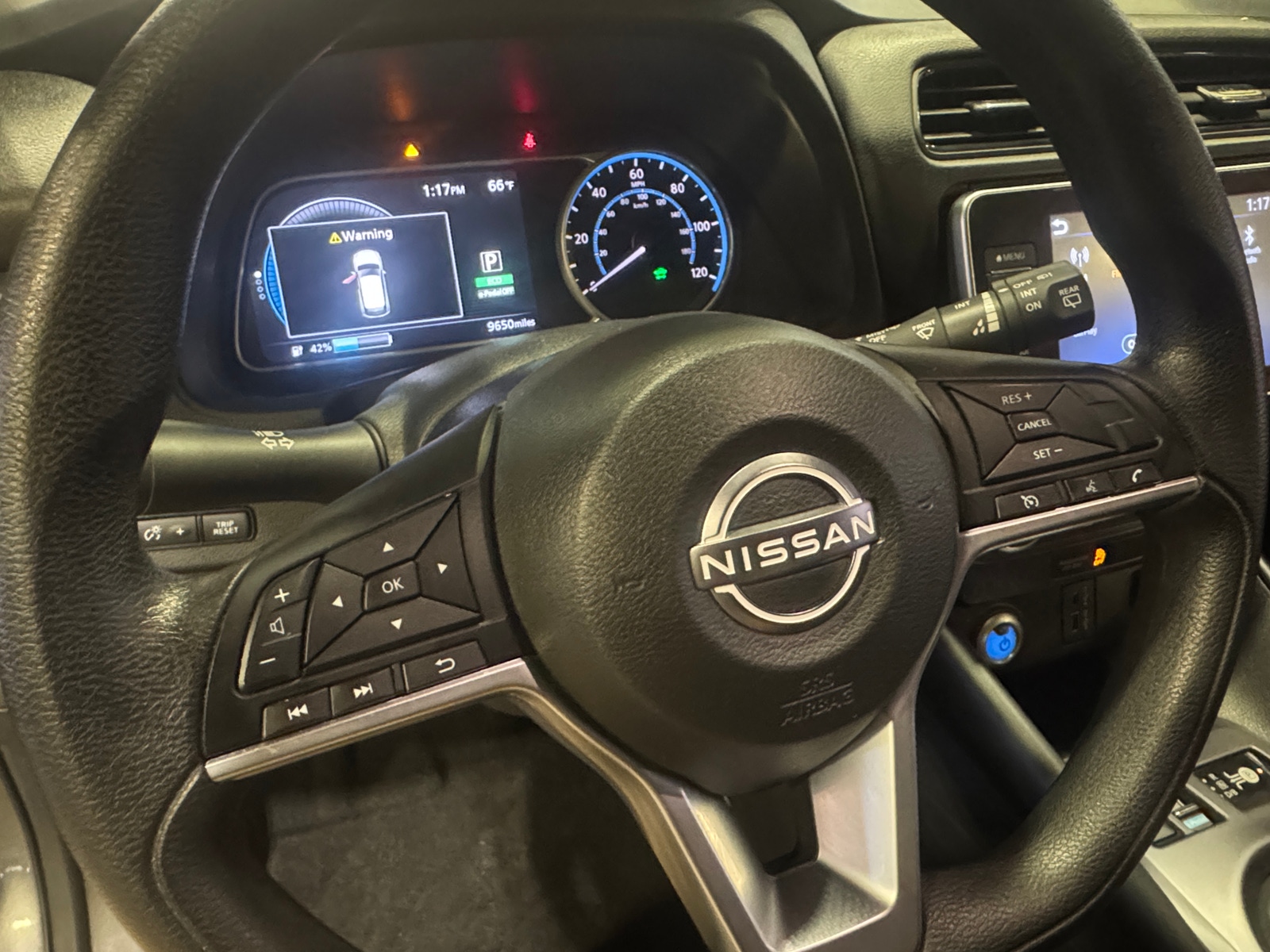 Thumbnail: 2023 Nissan Leaf - 5