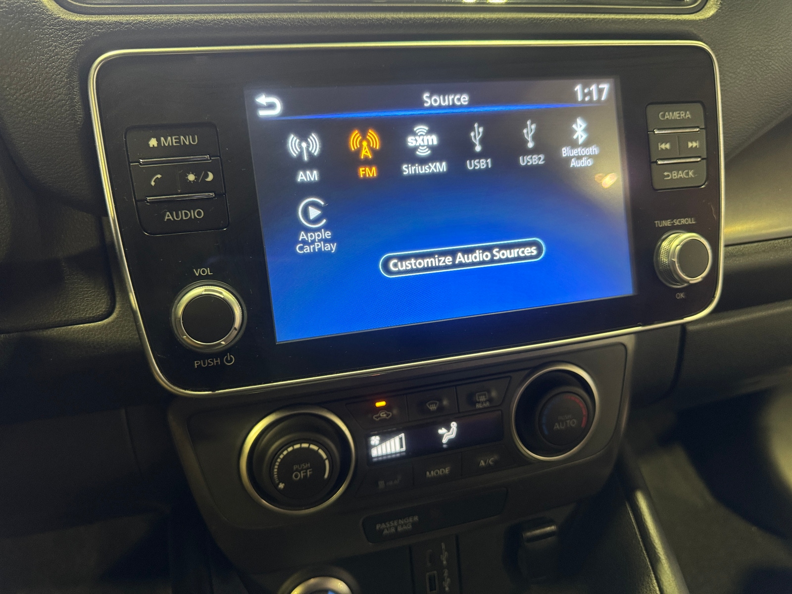 Thumbnail: 2023 Nissan Leaf - 4