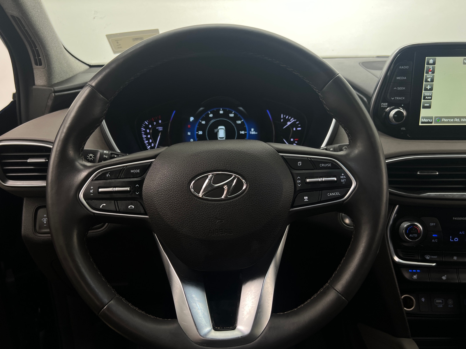 Thumbnail: 2019 Hyundai Santa Fe - 4