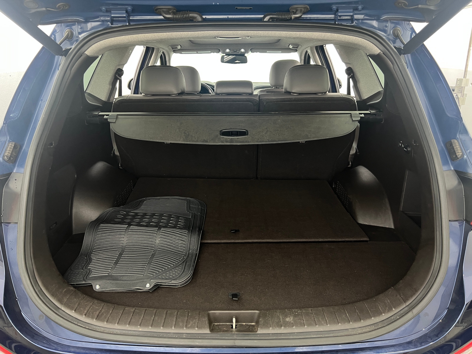 Thumbnail: 2019 Hyundai Santa Fe - 6