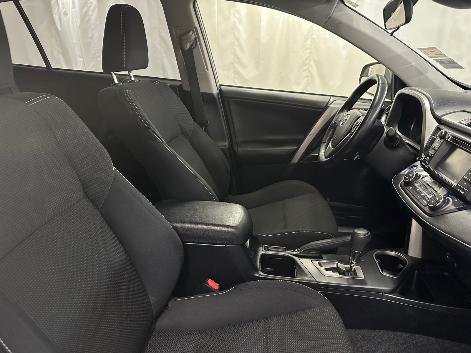 Thumbnail: 2018 Toyota RAV4 - 2