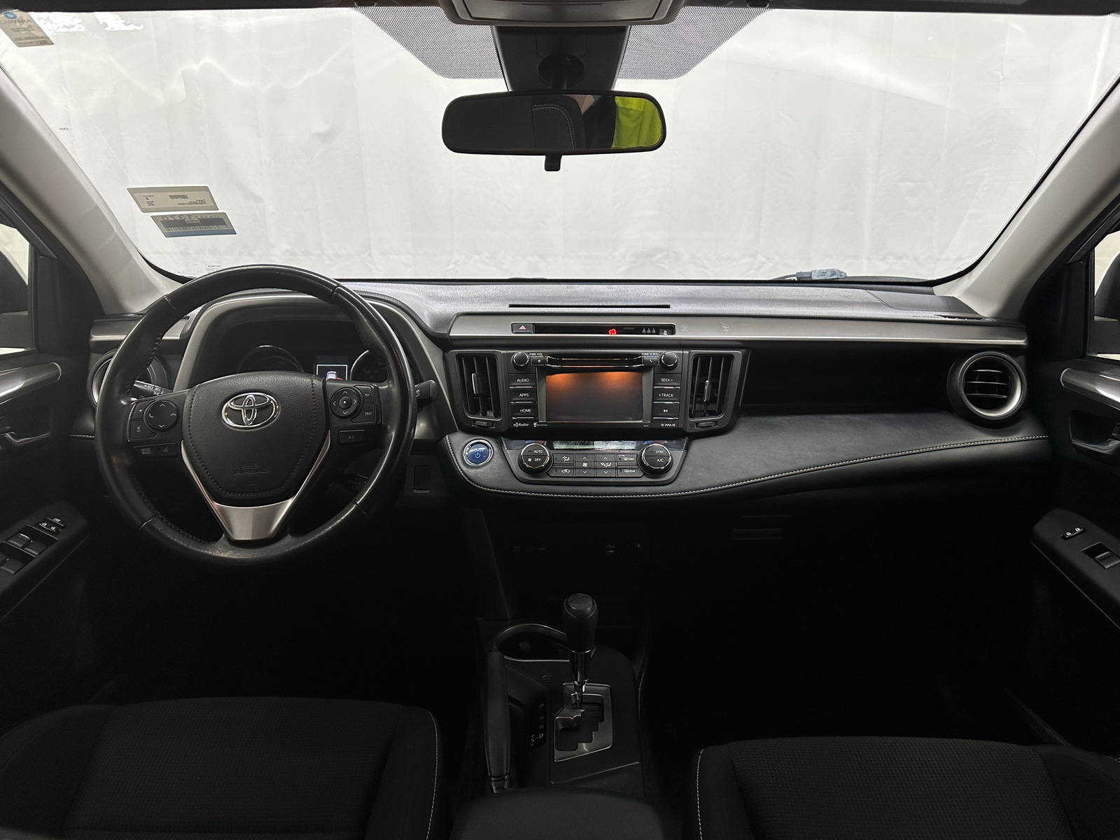 Thumbnail: 2018 Toyota RAV4 - 3