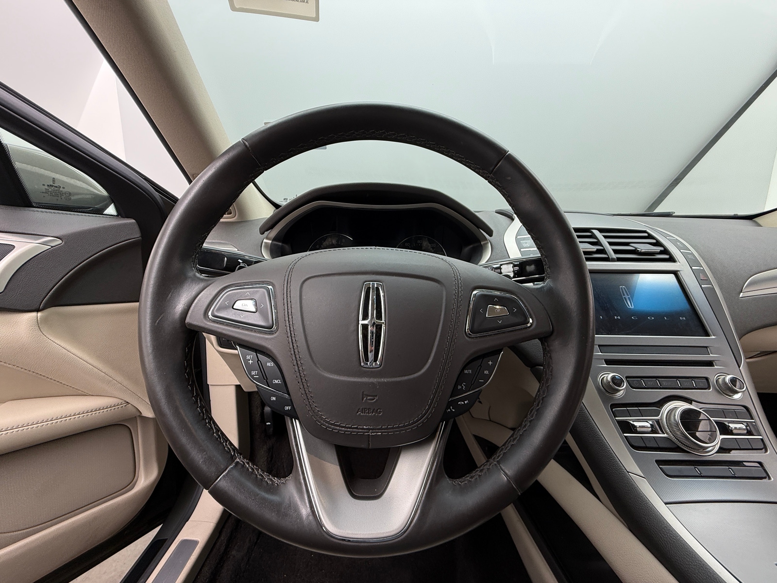 Thumbnail: 2017 Lincoln MKZ - 4