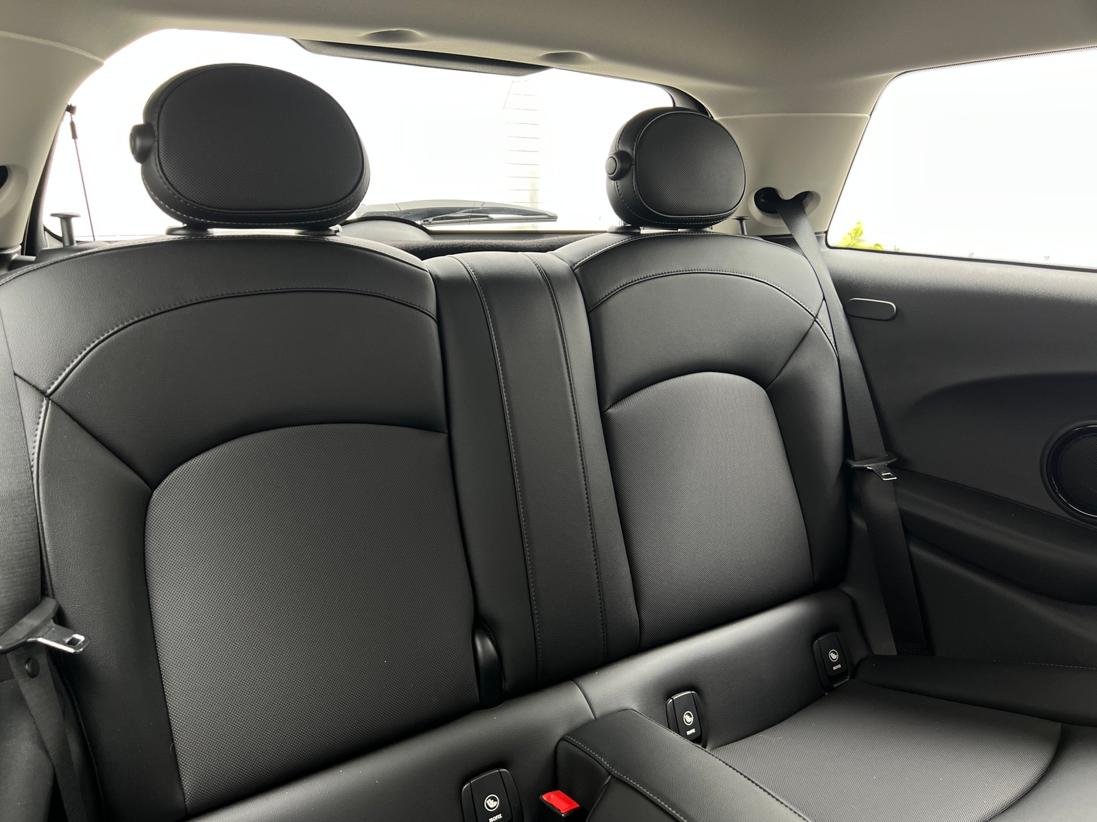 Thumbnail: 2017 MINI Cooper Hardtop - 5