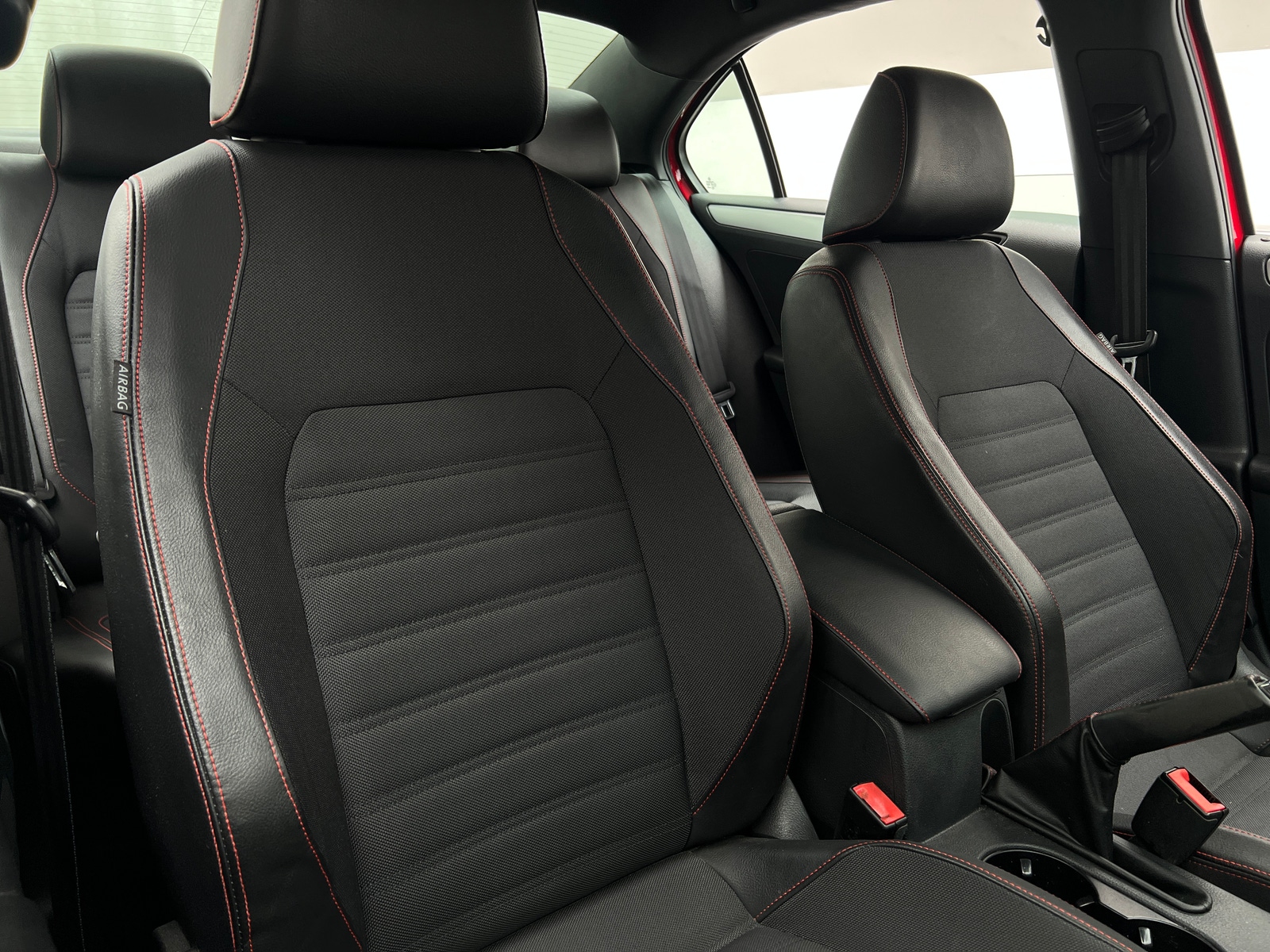 Thumbnail: 2012 Volkswagen Jetta - 2