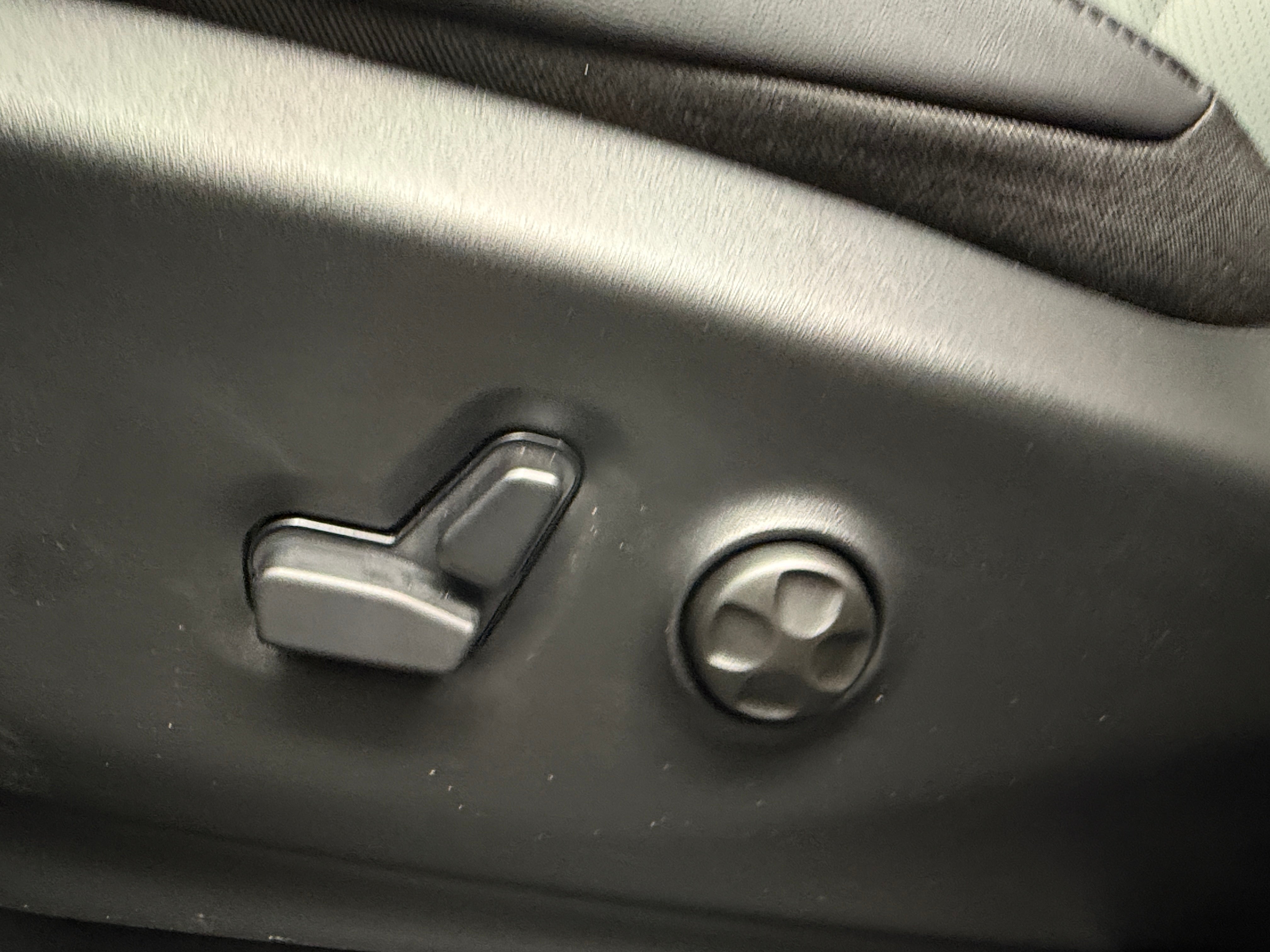 2026 Chrysler Pacifica Select - Photo 11