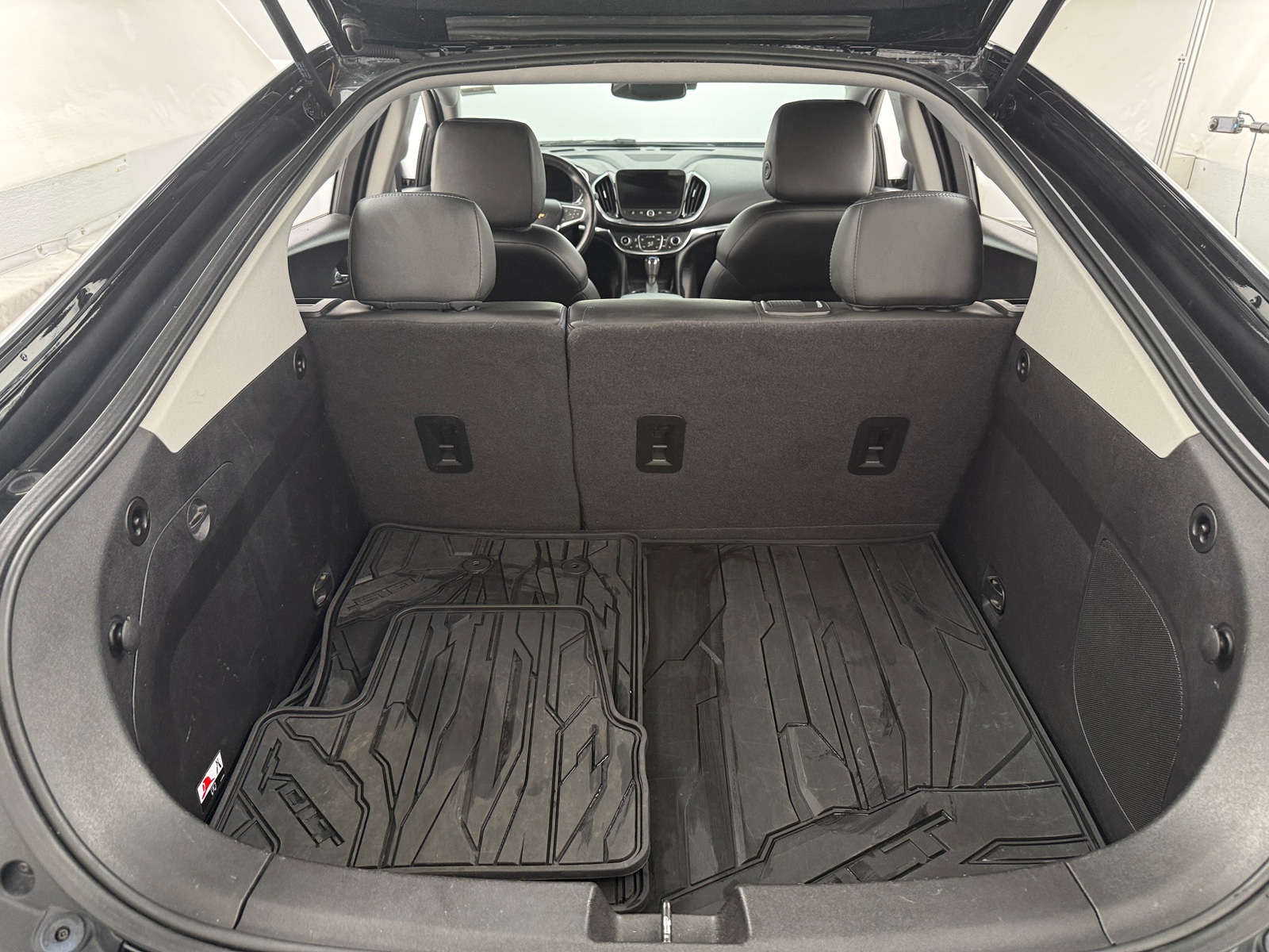 Thumbnail: 2017 Chevrolet Volt - 6