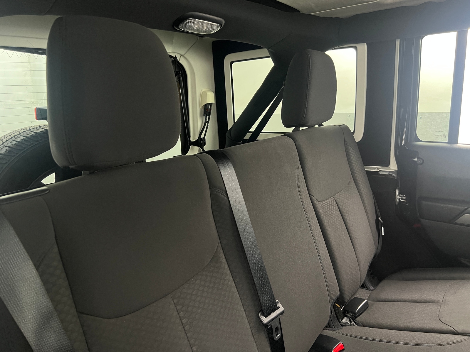 Thumbnail: 2017 Jeep Wrangler - 6