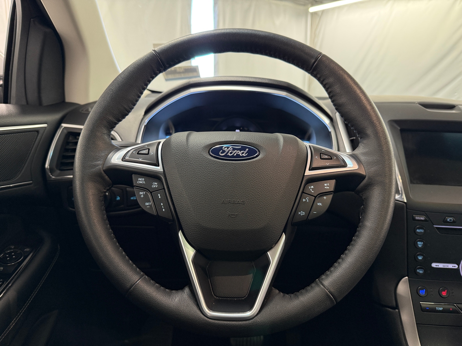 Thumbnail: 2018 Ford Edge - 4