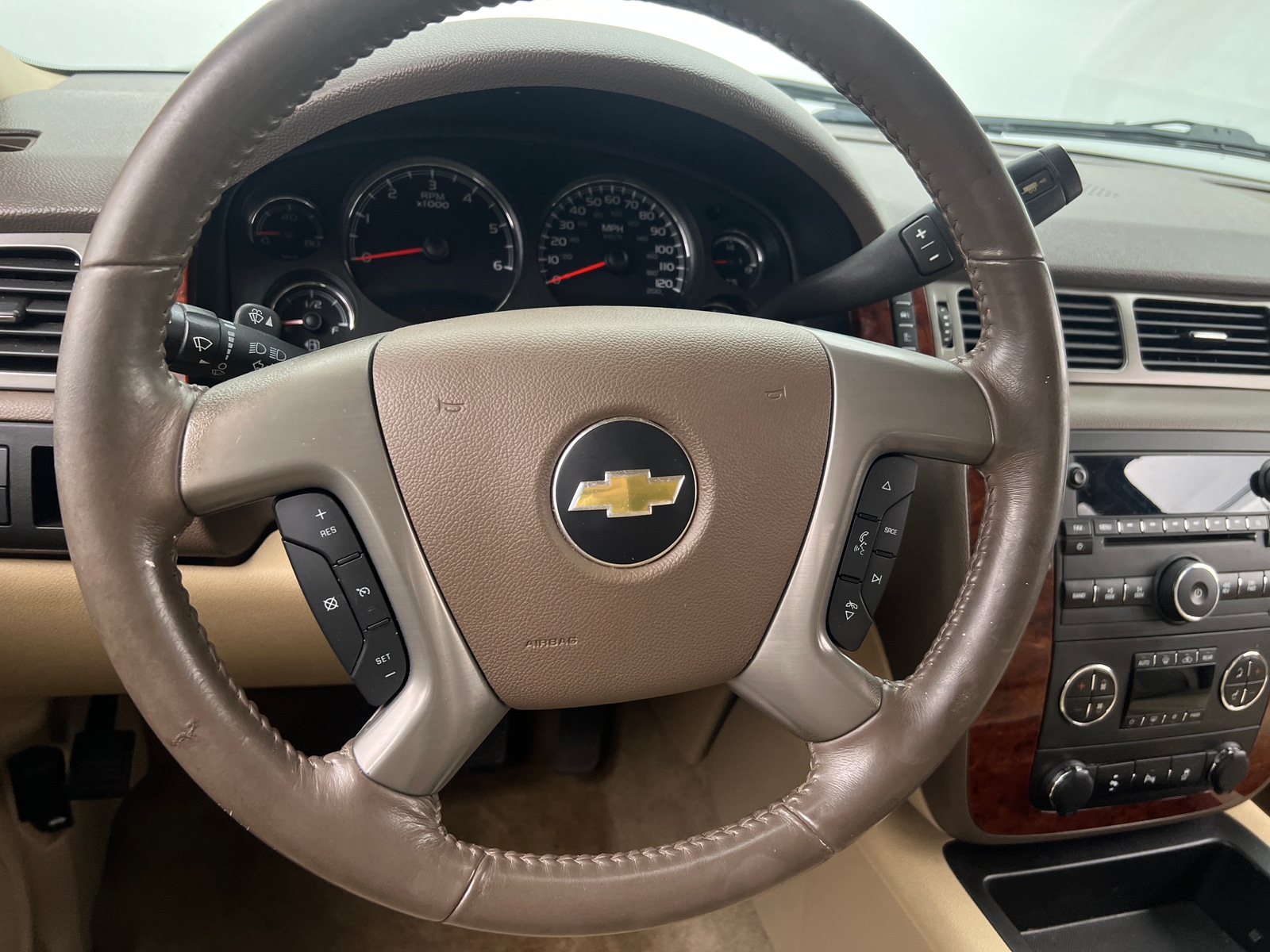 Thumbnail: 2014 Chevrolet Tahoe - 4
